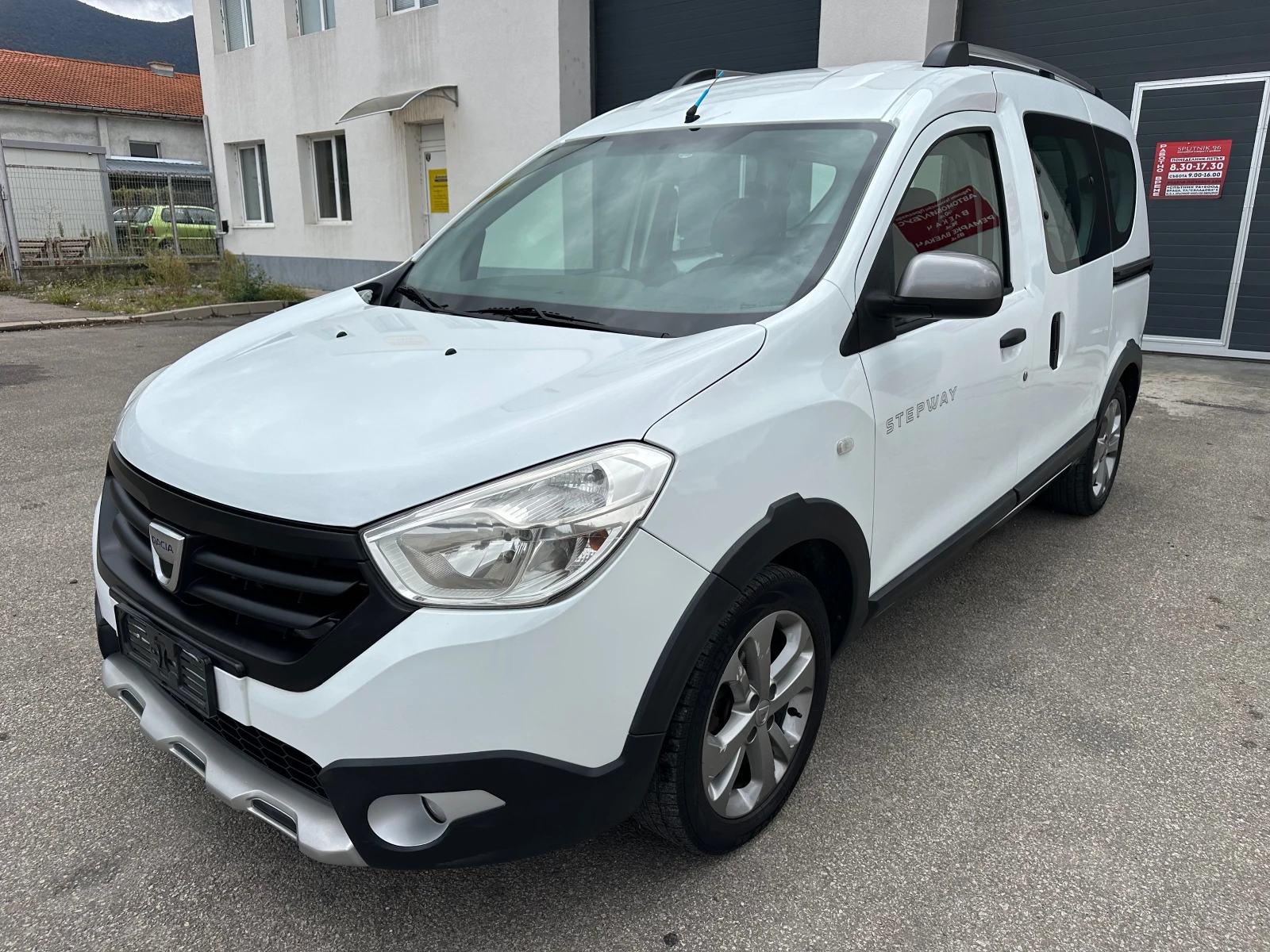 Dacia Dokker 1.5dCi Stepway Навигация Euro 6B - изображение 3