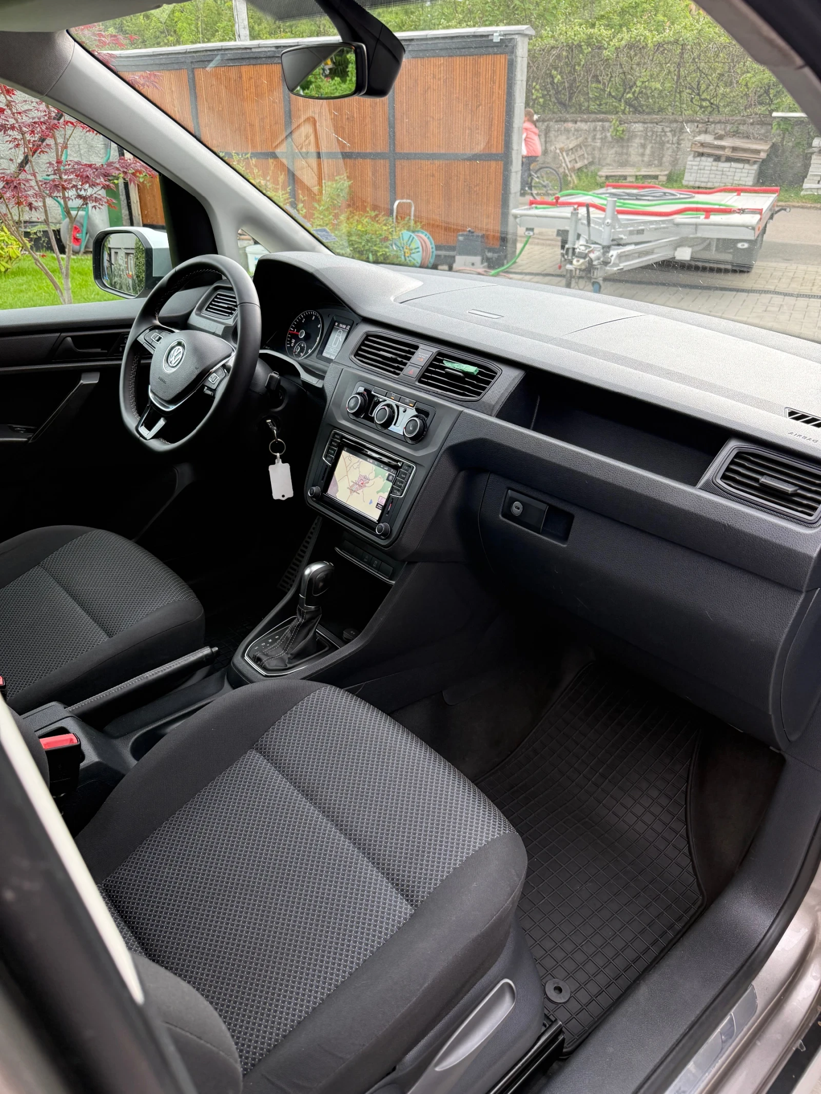 VW Caddy Alltrack DSG 4x4 Distronik navi kamera - изображение 8