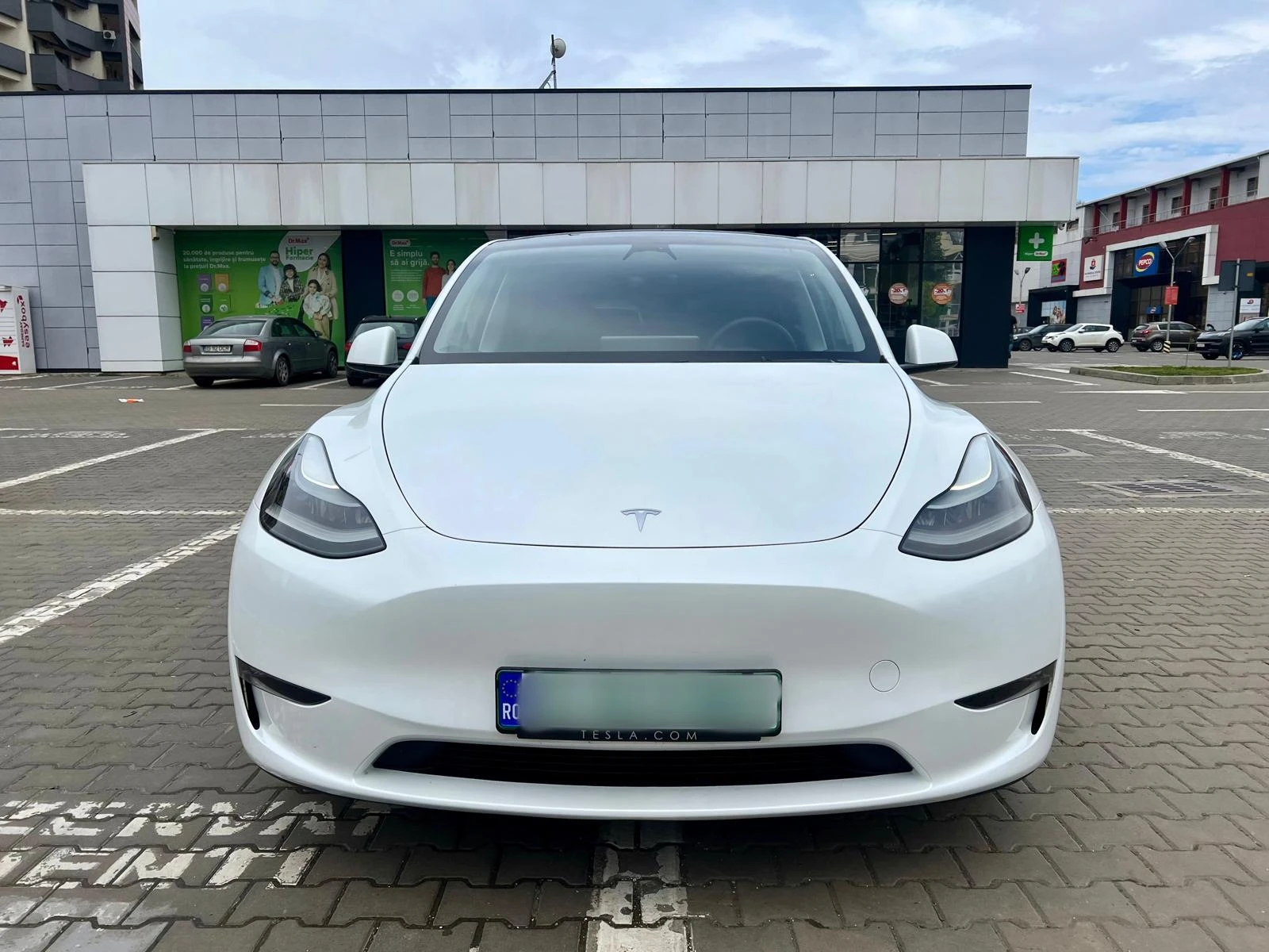 Tesla Model Y  - изображение 2