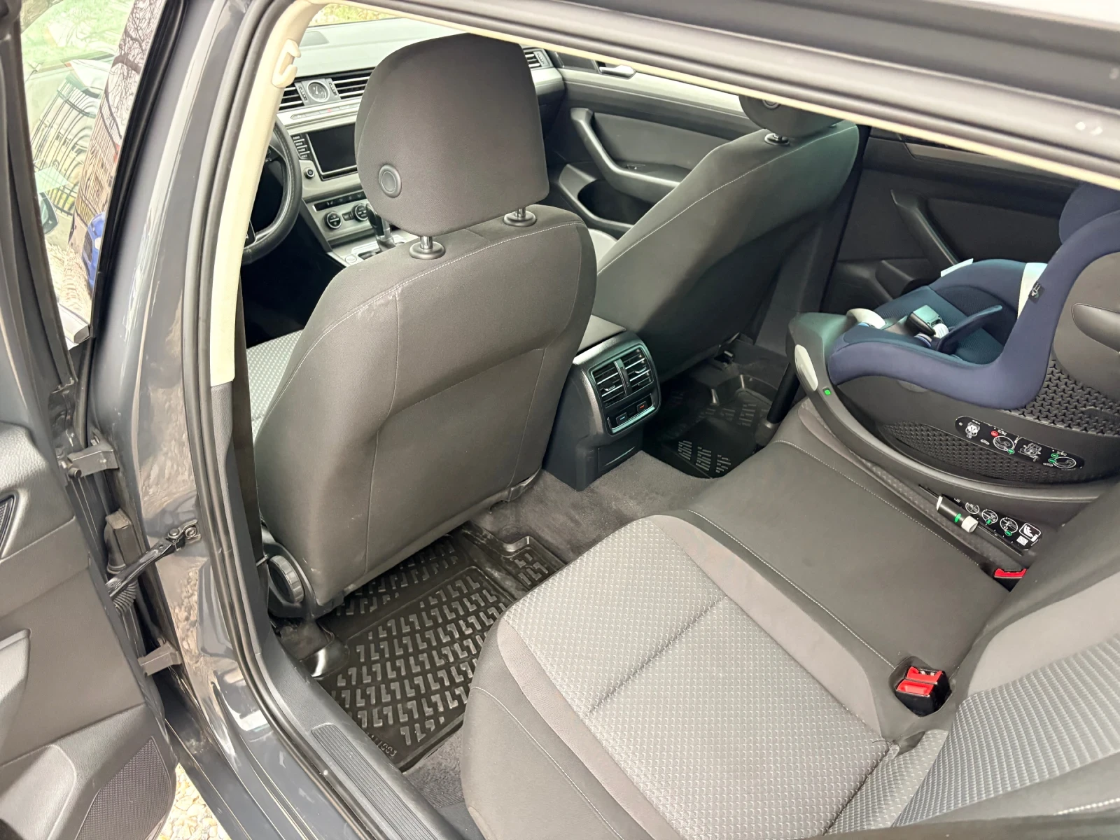VW Passat Comanreal Avtomat ������ Keyles Navi Podgrev  | Mobile.bg � ����������� 14