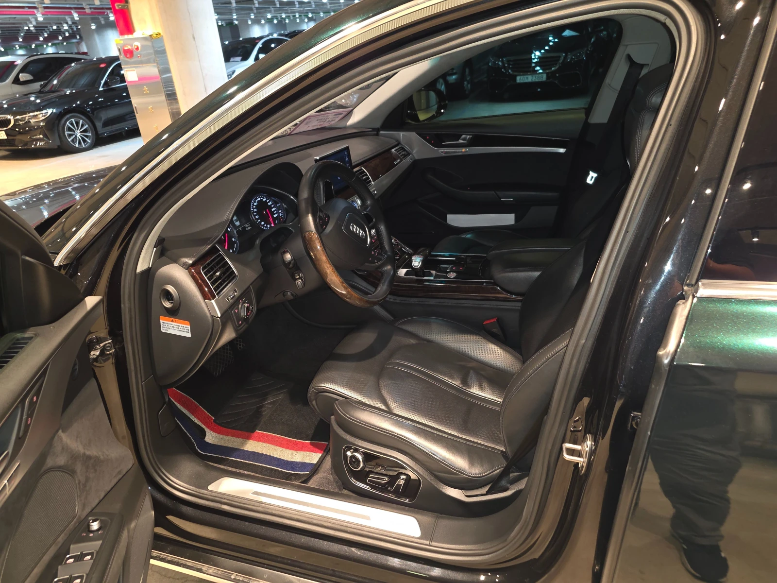 Audi A8 4.2 TDI ОЧАКВАН ВНОС - ПЕРФЕКТНА - изображение 9