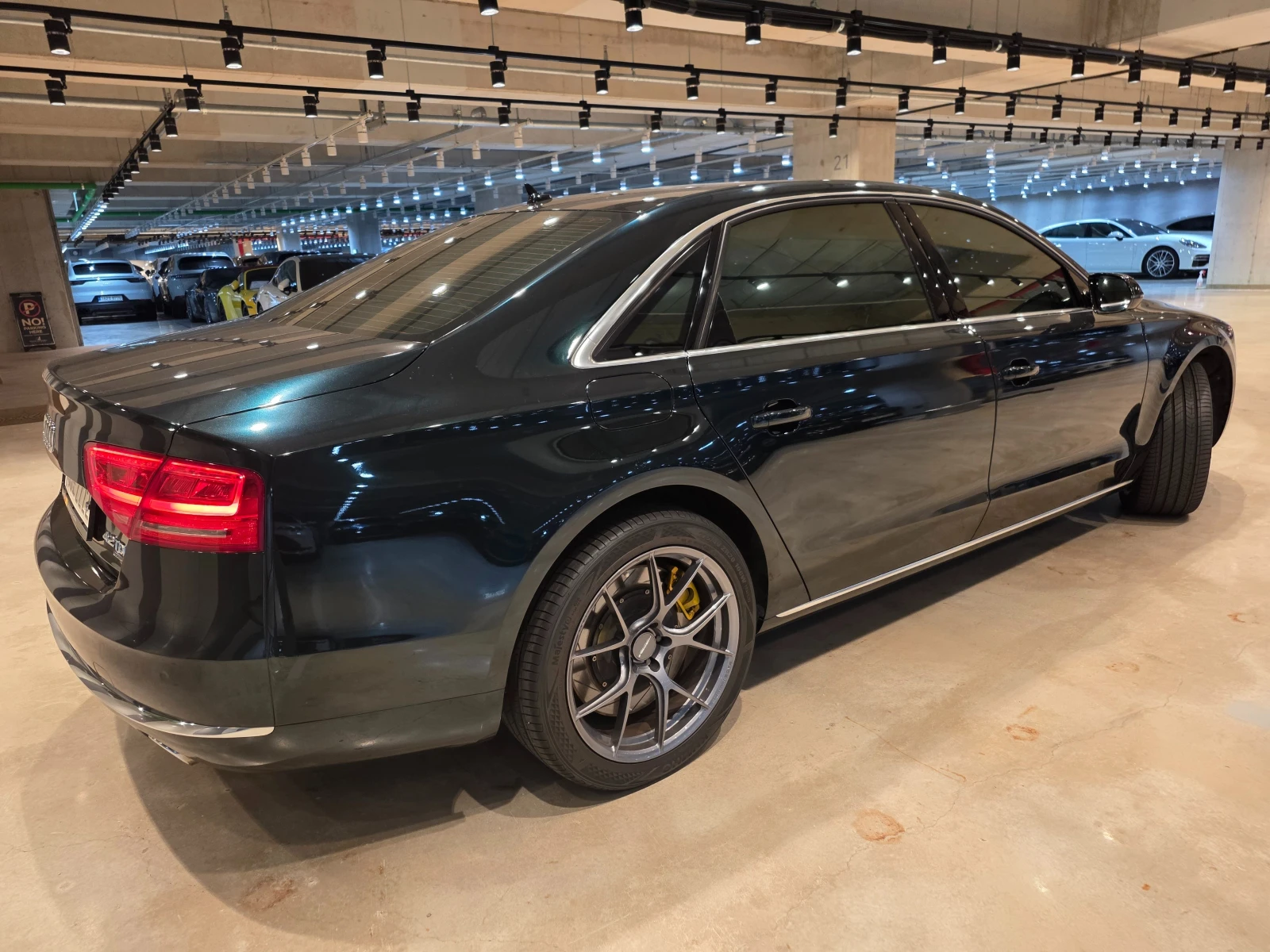 Audi A8 4.2 TDI ОЧАКВАН ВНОС - ПЕРФЕКТНА - изображение 4