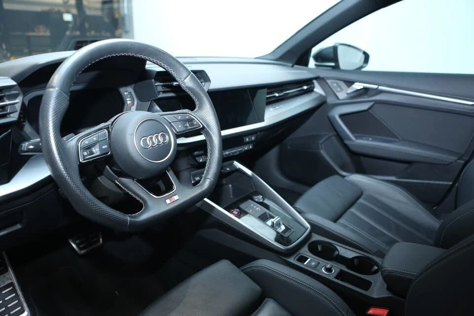 Audi S3 2.0 TFSI quattro * АвтоКредит* (Цена до БГ) , снимка 14 - Автомобили и джипове - 53738773