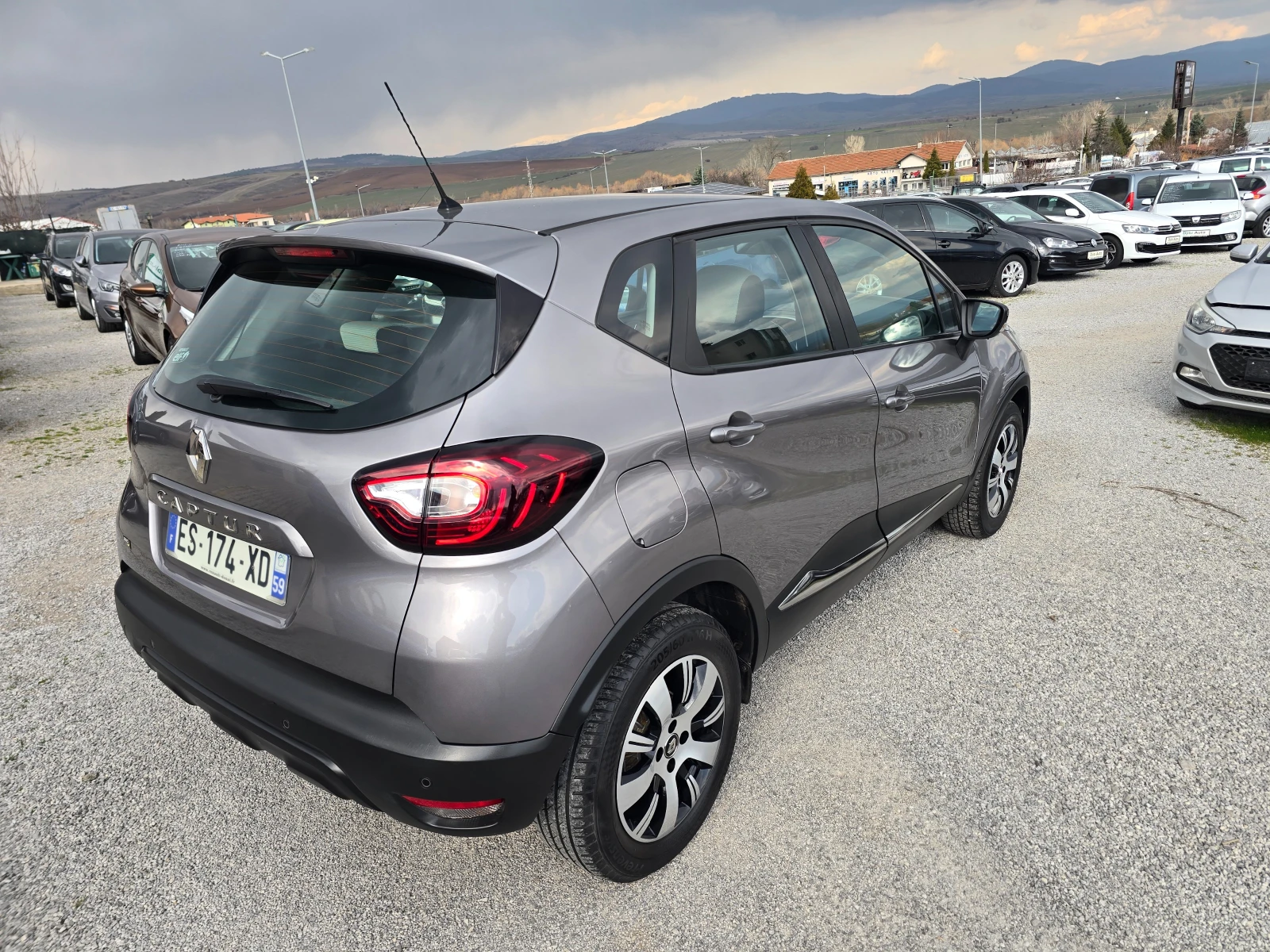 Renault Captur 1.5DCI-90K.C, AVTOMATIK-NAVI EURO6B, снимка 5 - Автомобили и джипове - 53755892
