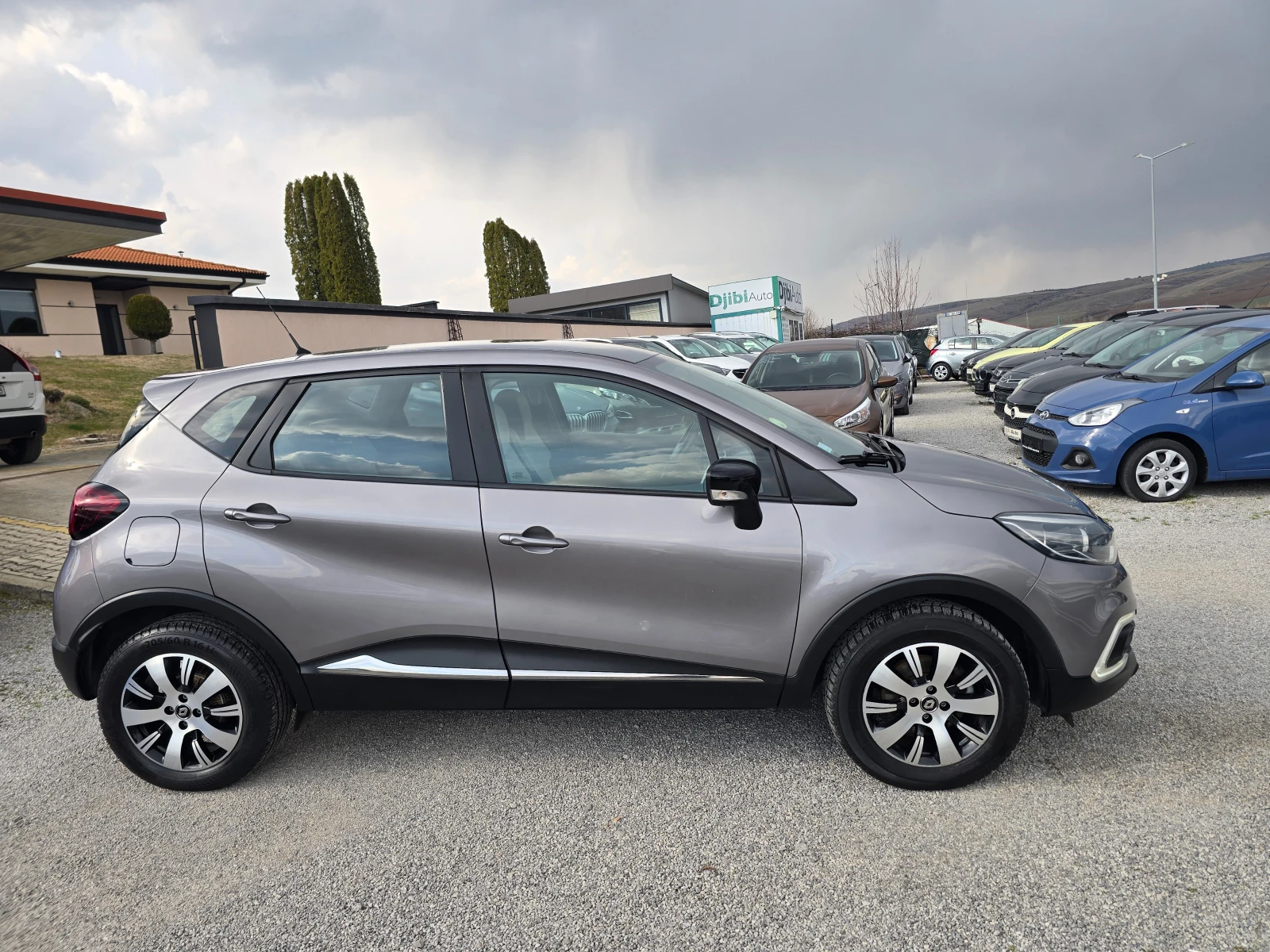 Renault Captur 1.5DCI-90K.C, AVTOMATIK-NAVI EURO6B, снимка 4 - Автомобили и джипове - 53755892