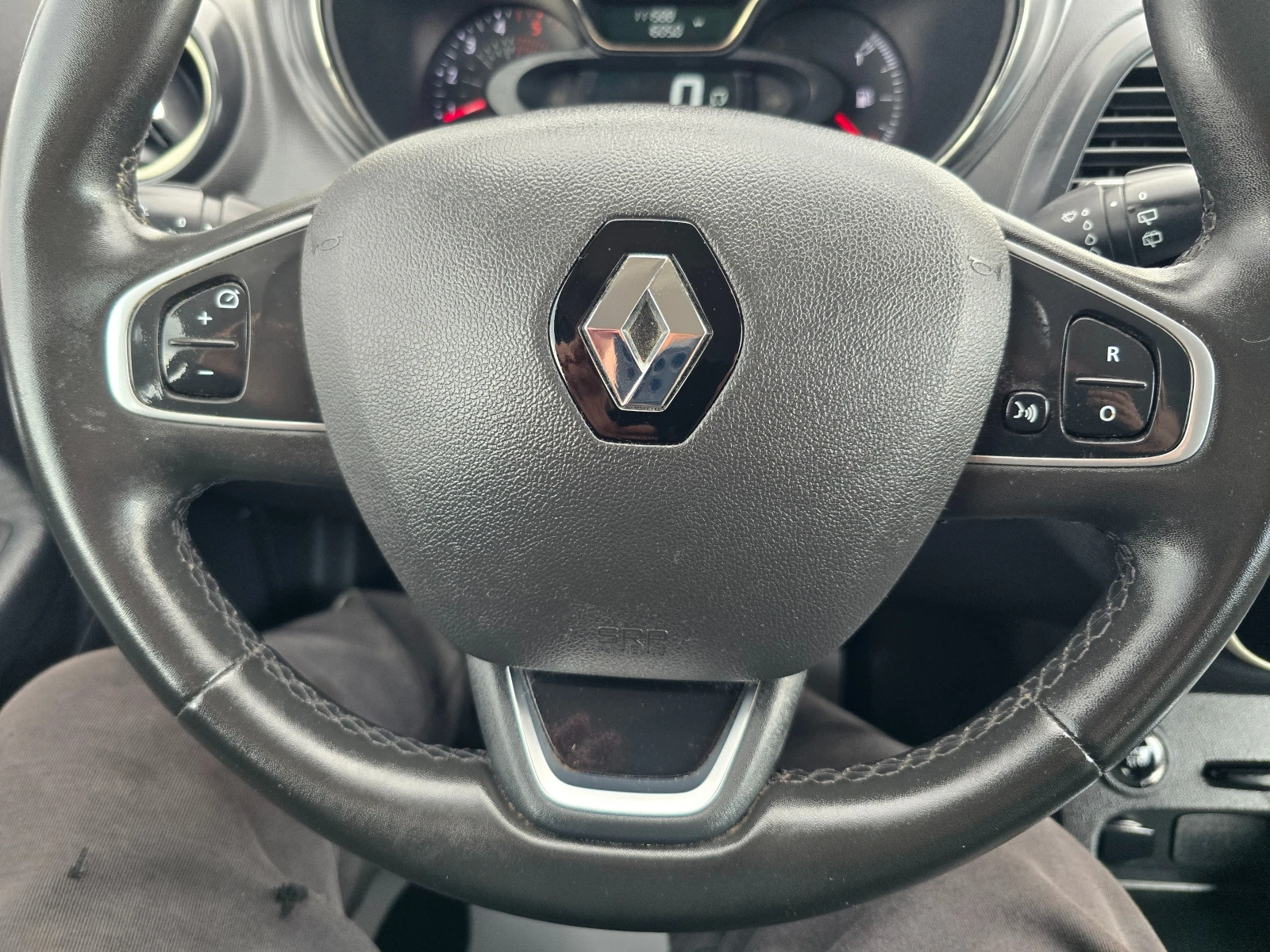 Renault Captur 1.5DCI-90K.C, AVTOMATIK-NAVI EURO6B, снимка 17 - Автомобили и джипове - 53755892