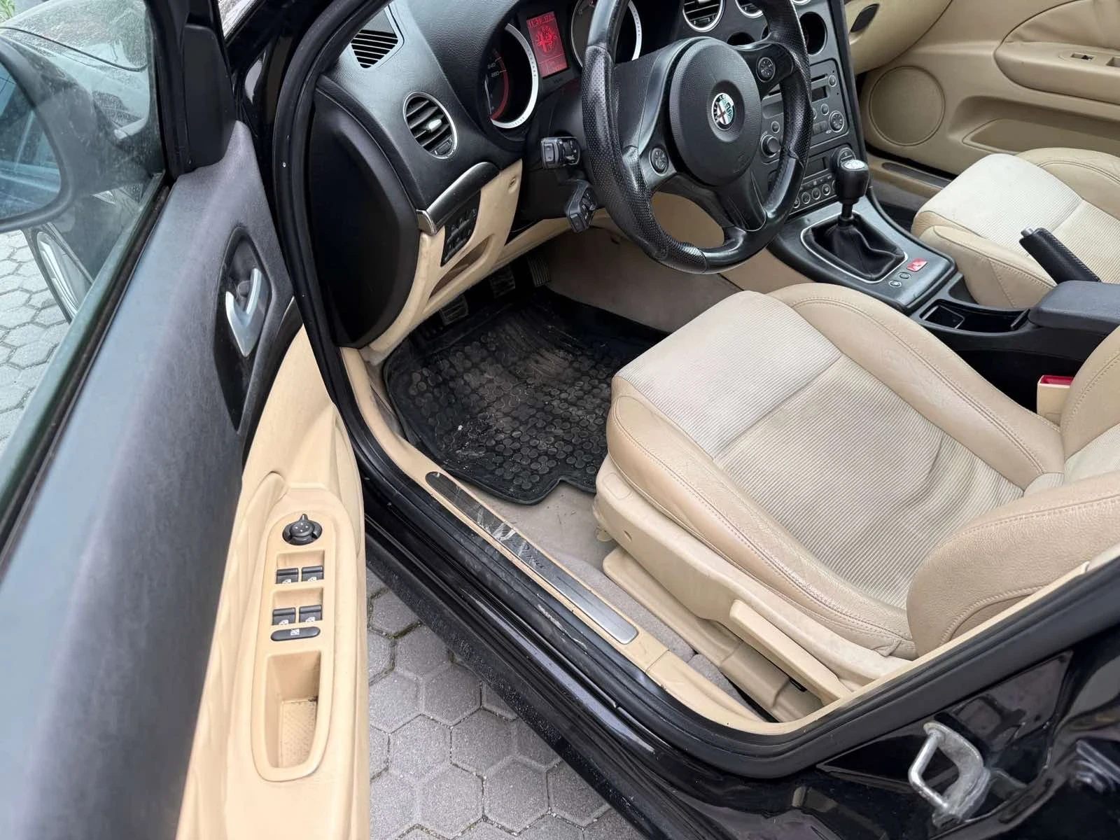 Alfa Romeo 159 sportwagon 2.0 jtdm 170hp, снимка 15 - Автомобили и джипове - 54116550