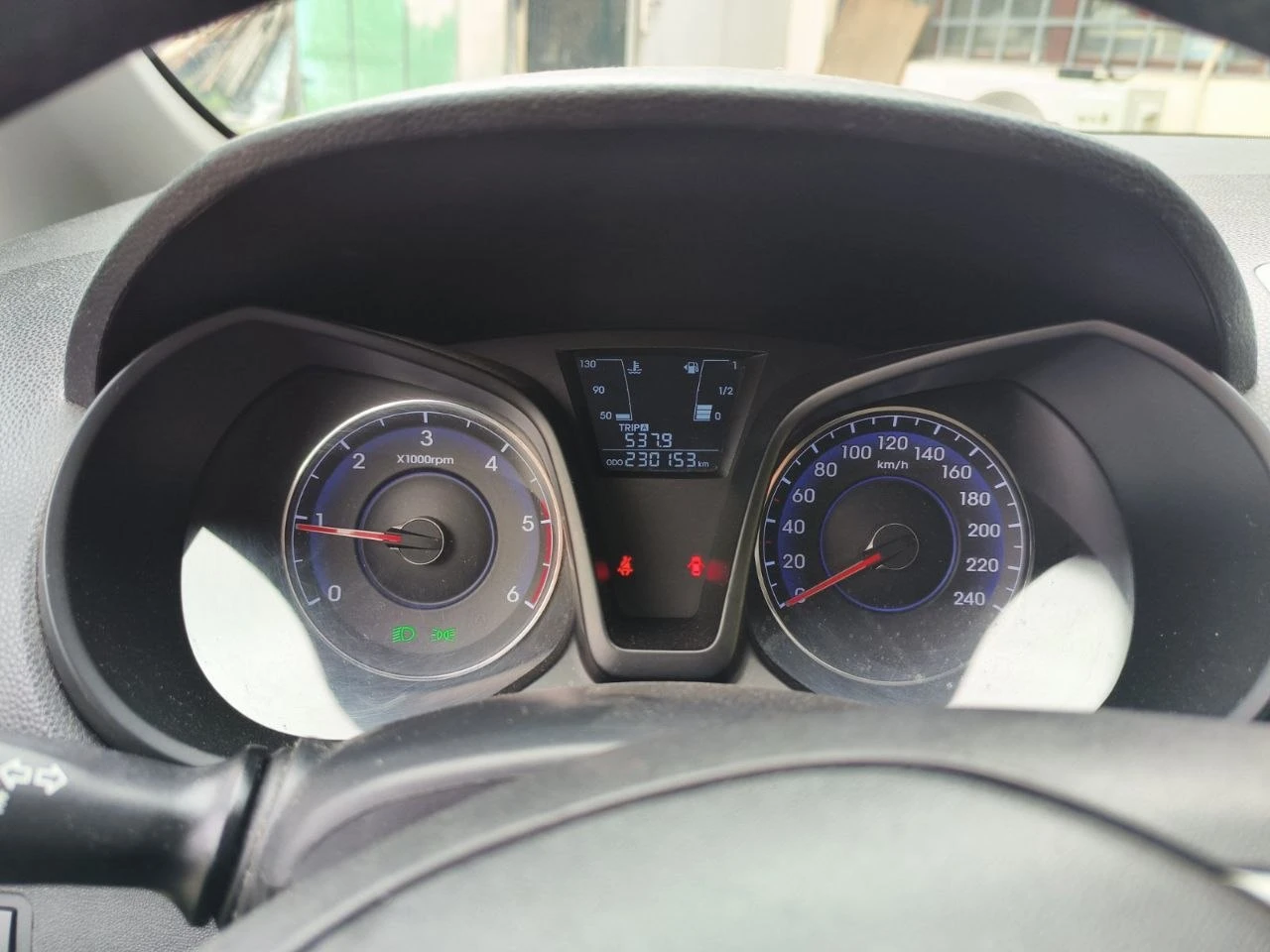 Hyundai Ix20 1.6 CRDi, снимка 11 - Автомобили и джипове - 54080831