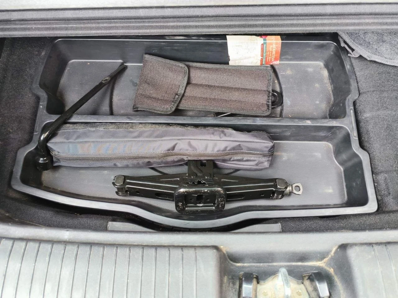 Hyundai Ix20 1.6 CRDi, снимка 14 - Автомобили и джипове - 54080831