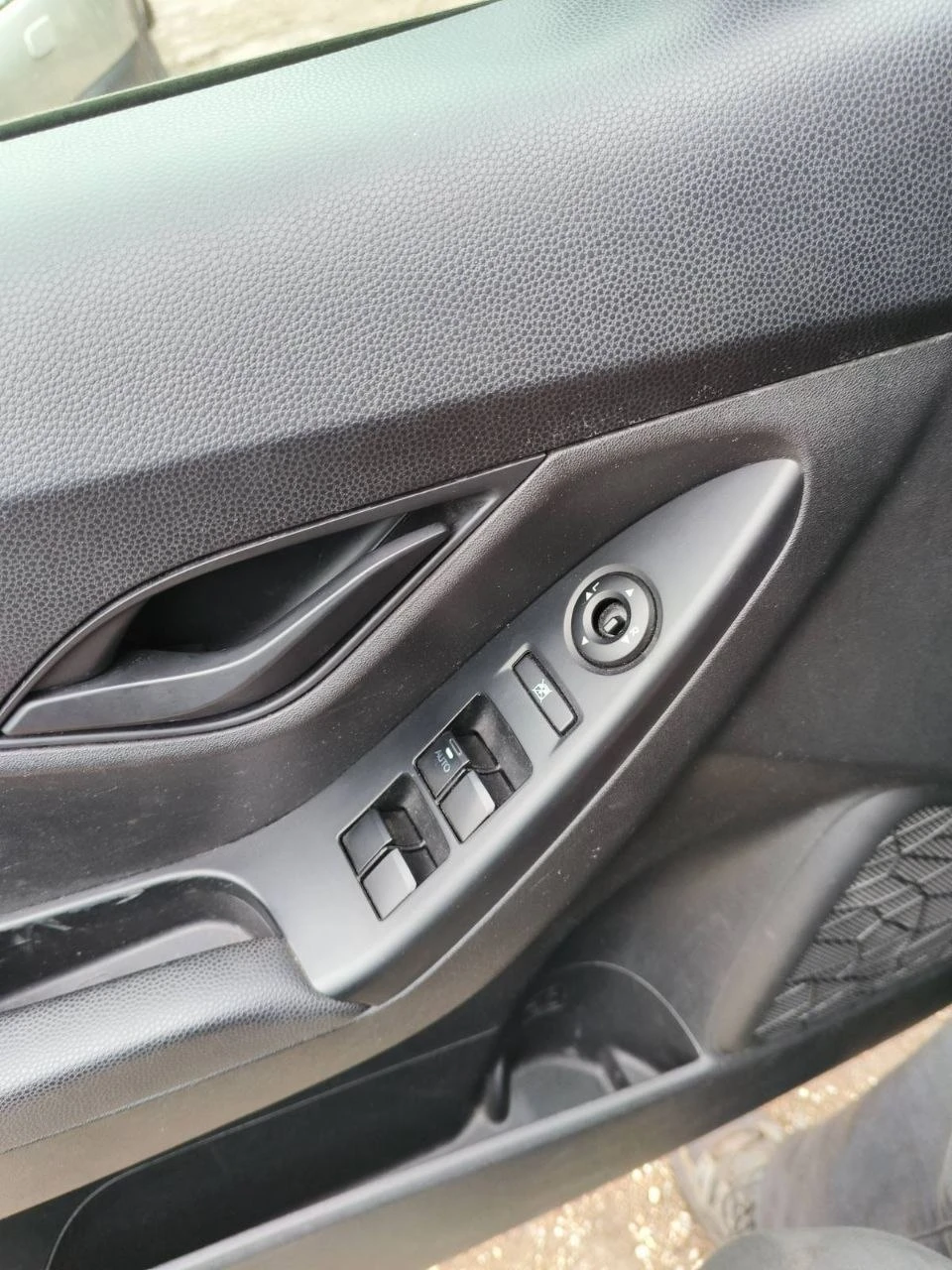 Hyundai Ix20 1.6 CRDi, снимка 13 - Автомобили и джипове - 54080831