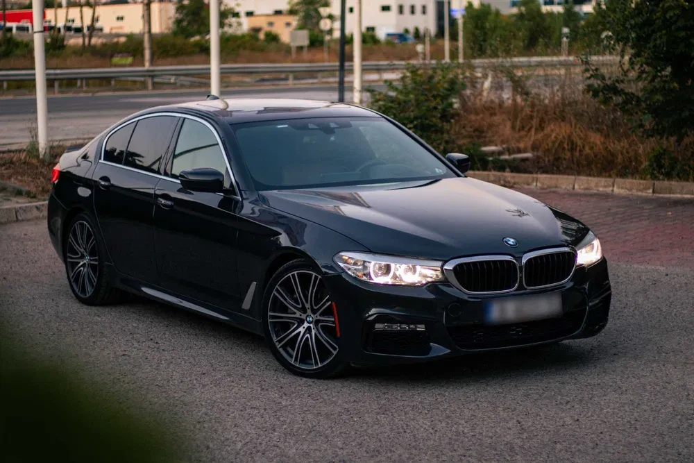 BMW 540 XDrive/M-Pack/H&K Audio/Head-up/360/Масаж/Обдухв.., снимка 2 - Автомобили и джипове - 54194631