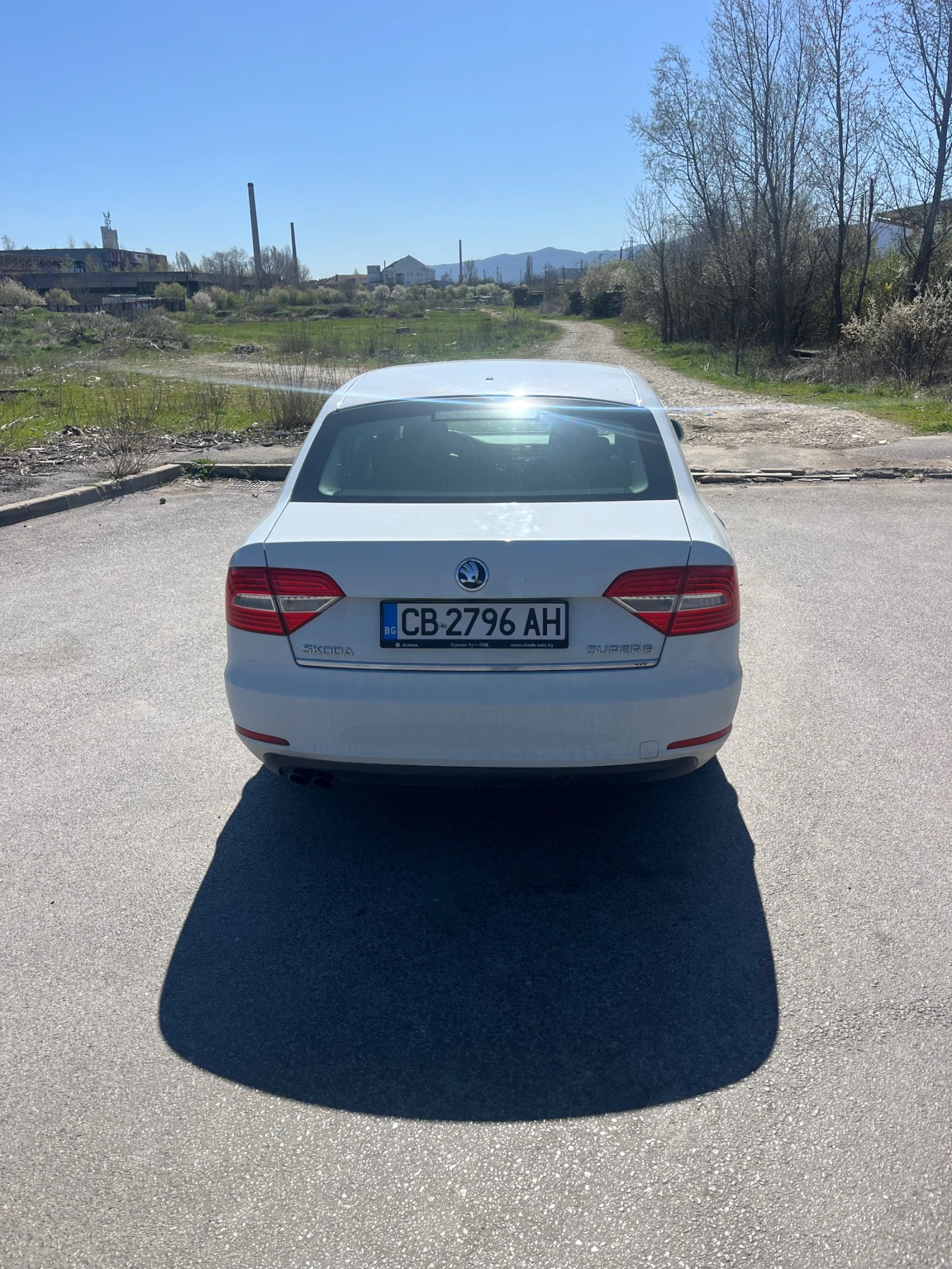 Skoda Superb 2.0 TDI 4x4, снимка 2 - Автомобили и джипове - 54199343
