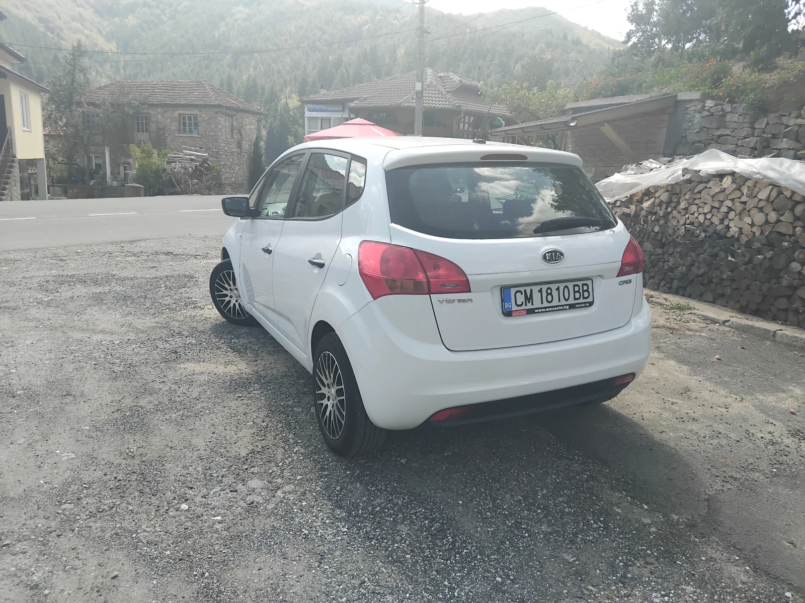 Kia Venga 1.4 CRDI, снимка 2 - Автомобили и джипове - 54378760