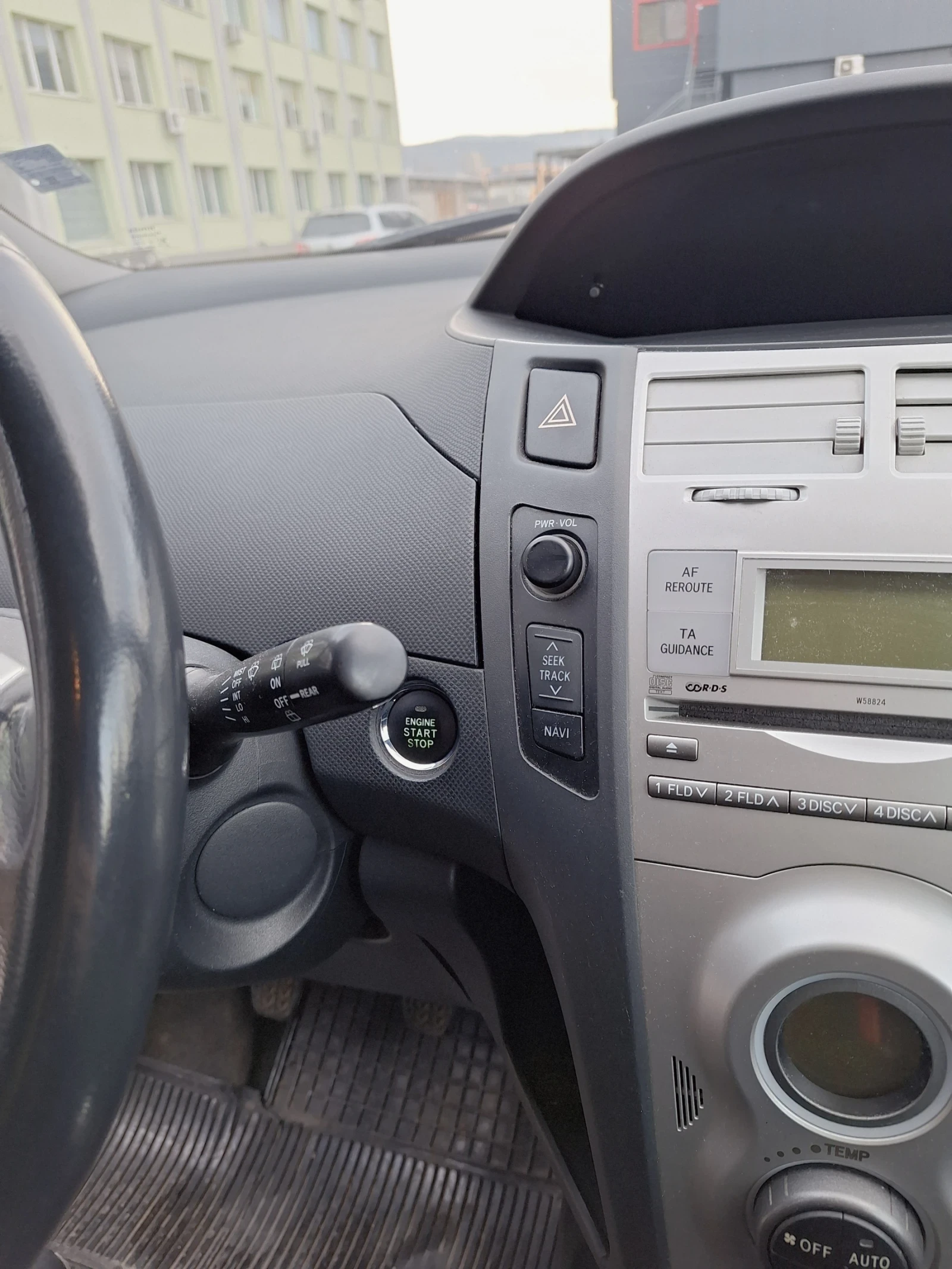 Toyota Yaris, снимка 5 - Автомобили и джипове - 54598603