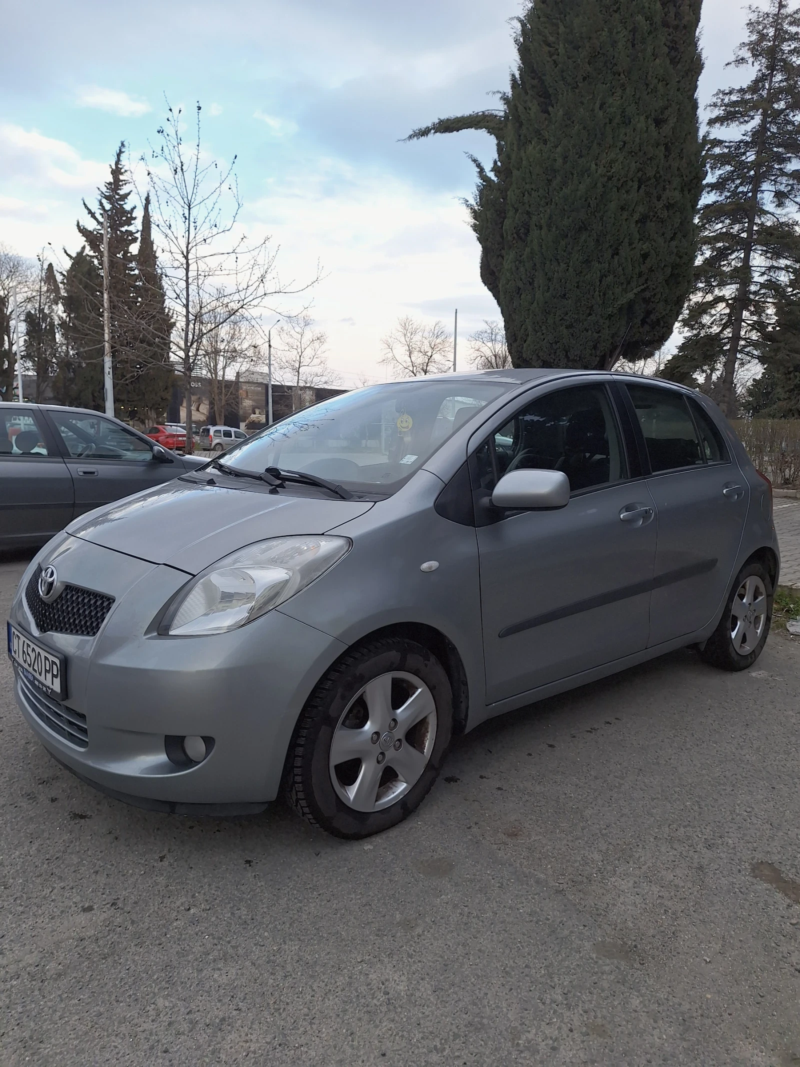 Toyota Yaris, снимка 9 - Автомобили и джипове - 54598603