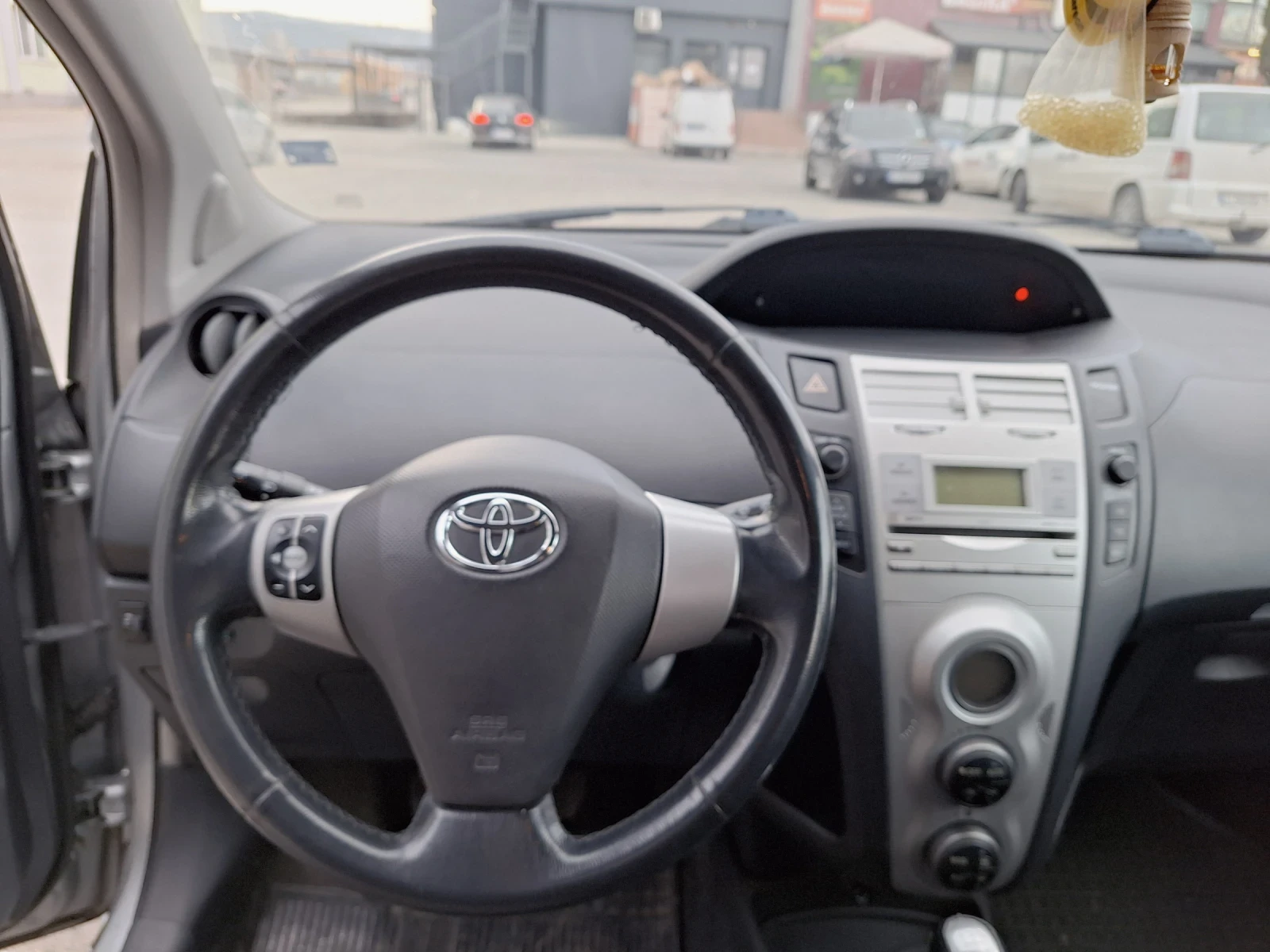 Toyota Yaris, снимка 6 - Автомобили и джипове - 54598603