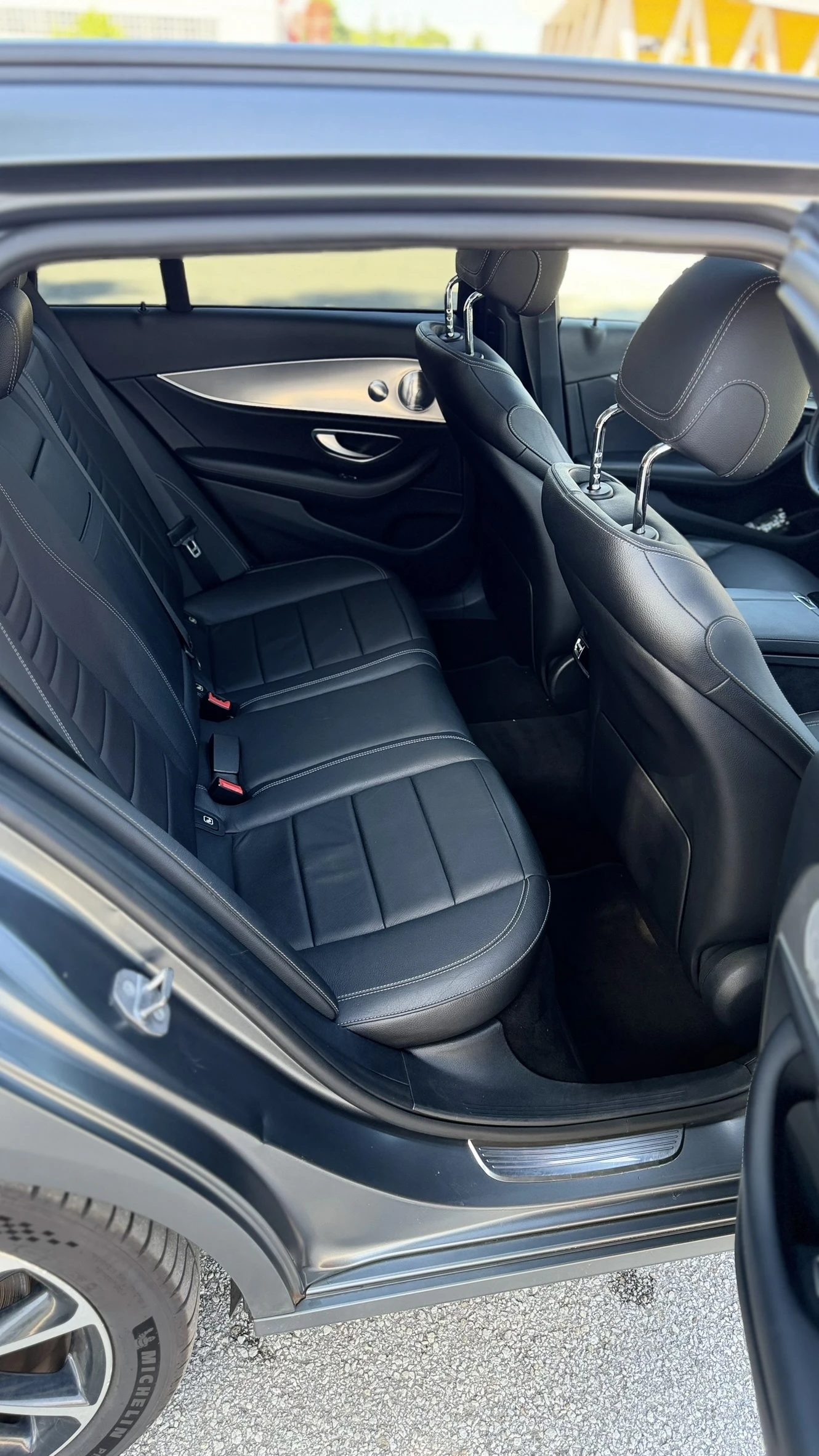 Mercedes-Benz E 350 KEYLESS, Distronic/Burmester/360 /HUD/Panorama, снимка 15 - Автомобили и джипове - 54710049