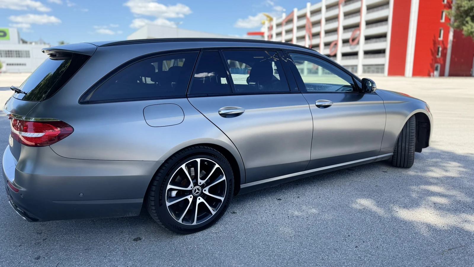 Mercedes-Benz E 350 KEYLESS, Distronic/Burmester/360 /HUD/Panorama, снимка 5 - Автомобили и джипове - 54710049