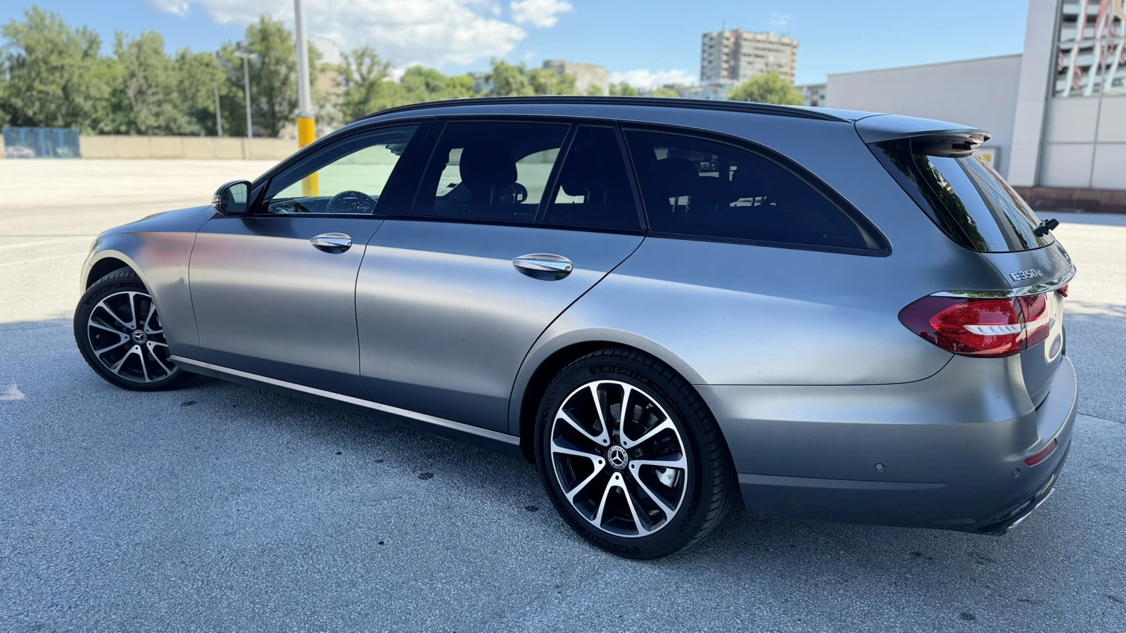 Mercedes-Benz E 350 KEYLESS, Distronic/Burmester/360 /HUD/Panorama, снимка 6 - Автомобили и джипове - 54710049