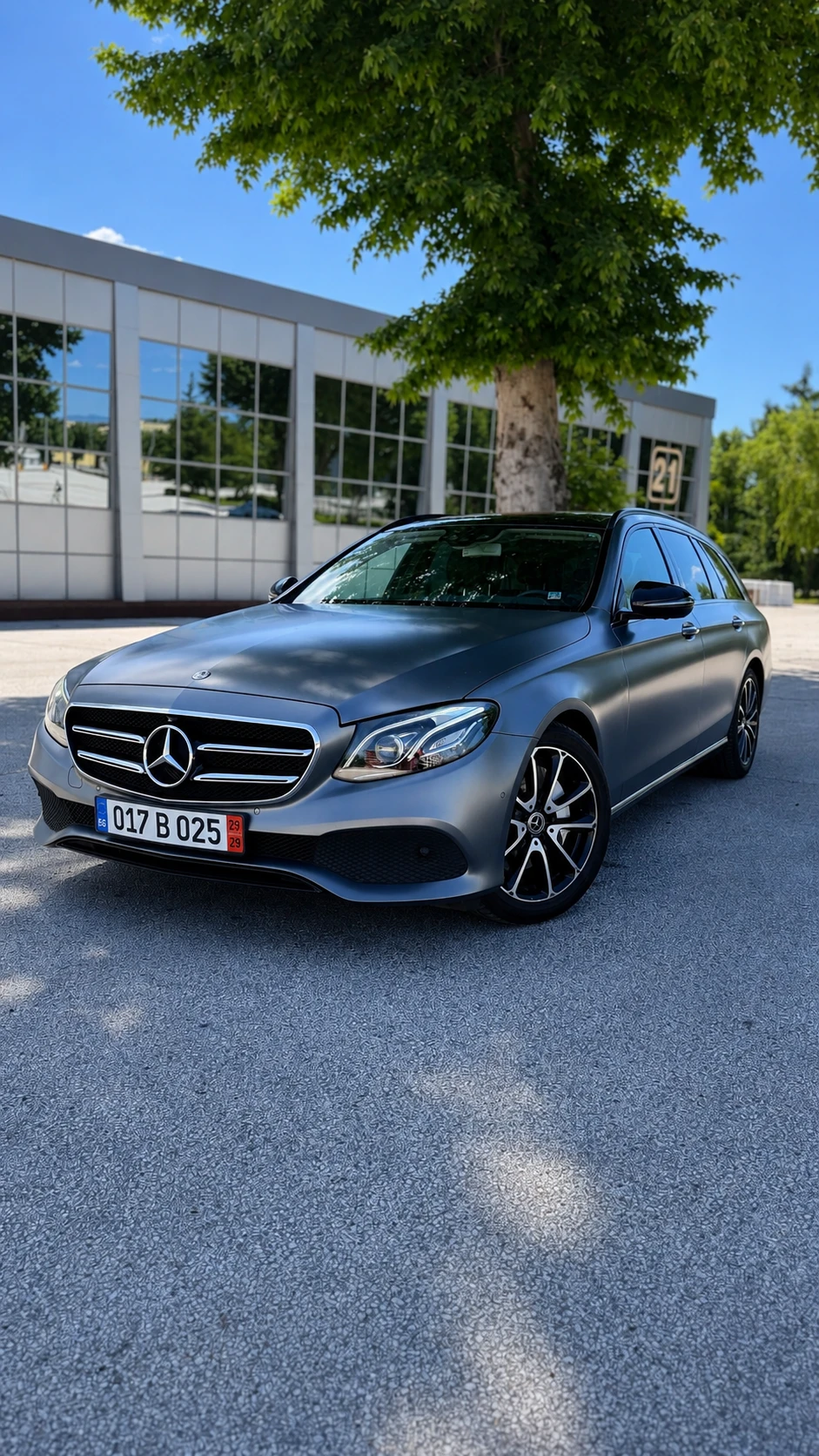 Mercedes-Benz E 350 KEYLESS, Distronic/Burmester/360 /HUD/Panorama