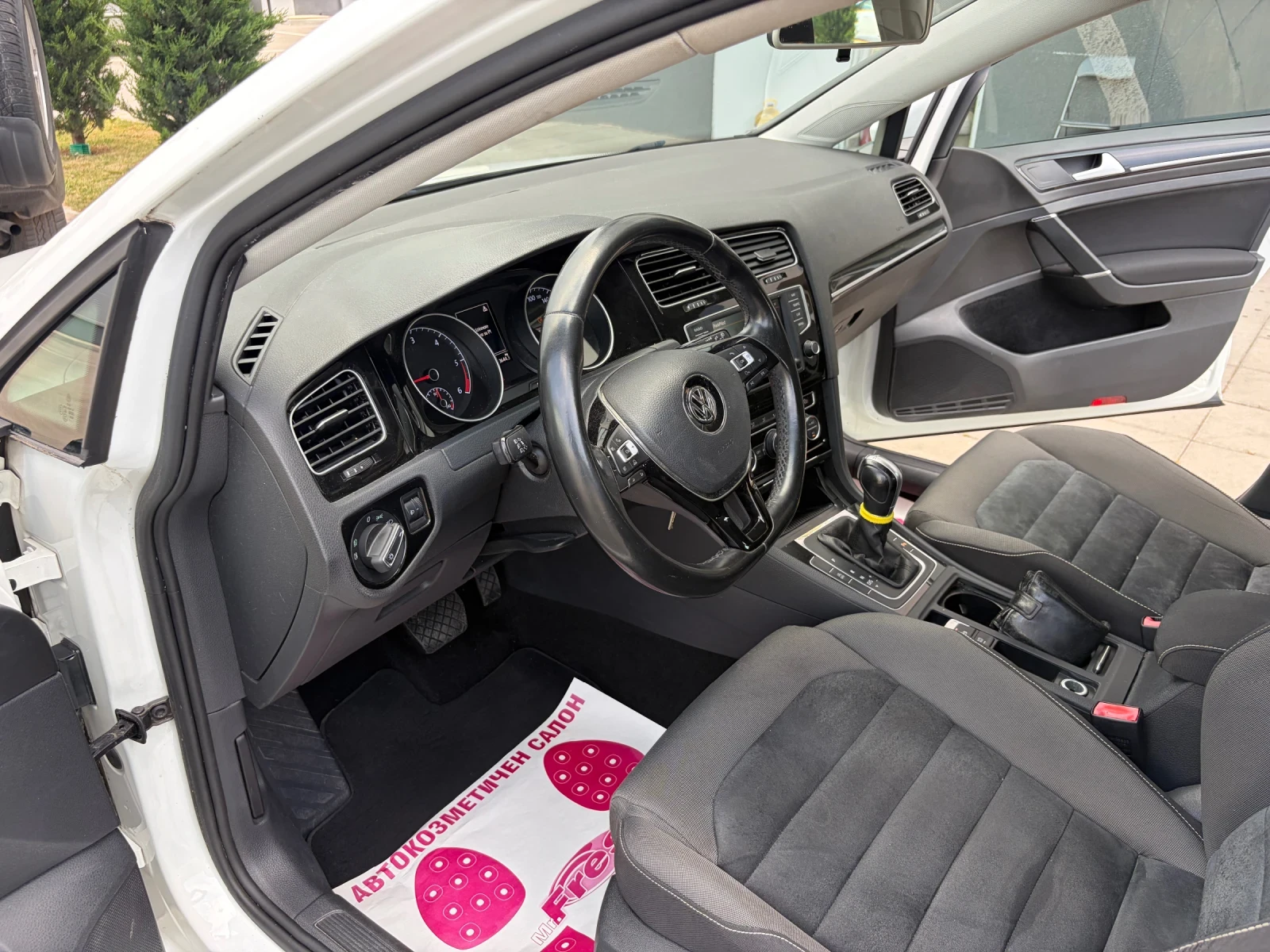 VW Golf 1.6 TDI NAVI EVRO 6B, снимка 11 - Автомобили и джипове - 55062981