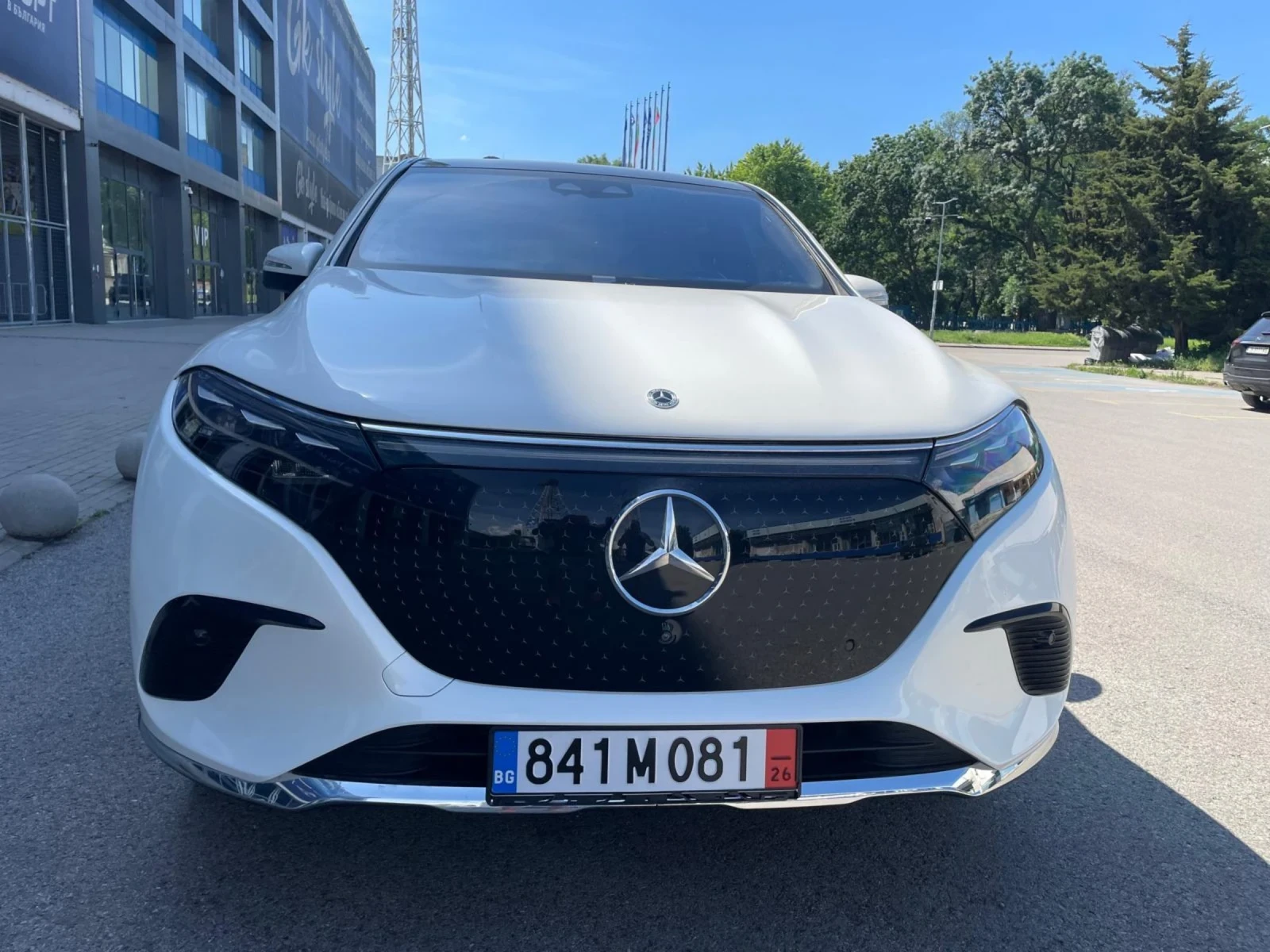 Mercedes-Benz EQS SUV 450+ | PREMIUM LUXURY | FULL MAX 790 км ПРОБЕГ, снимка 4 - Автомобили и джипове - 55149310