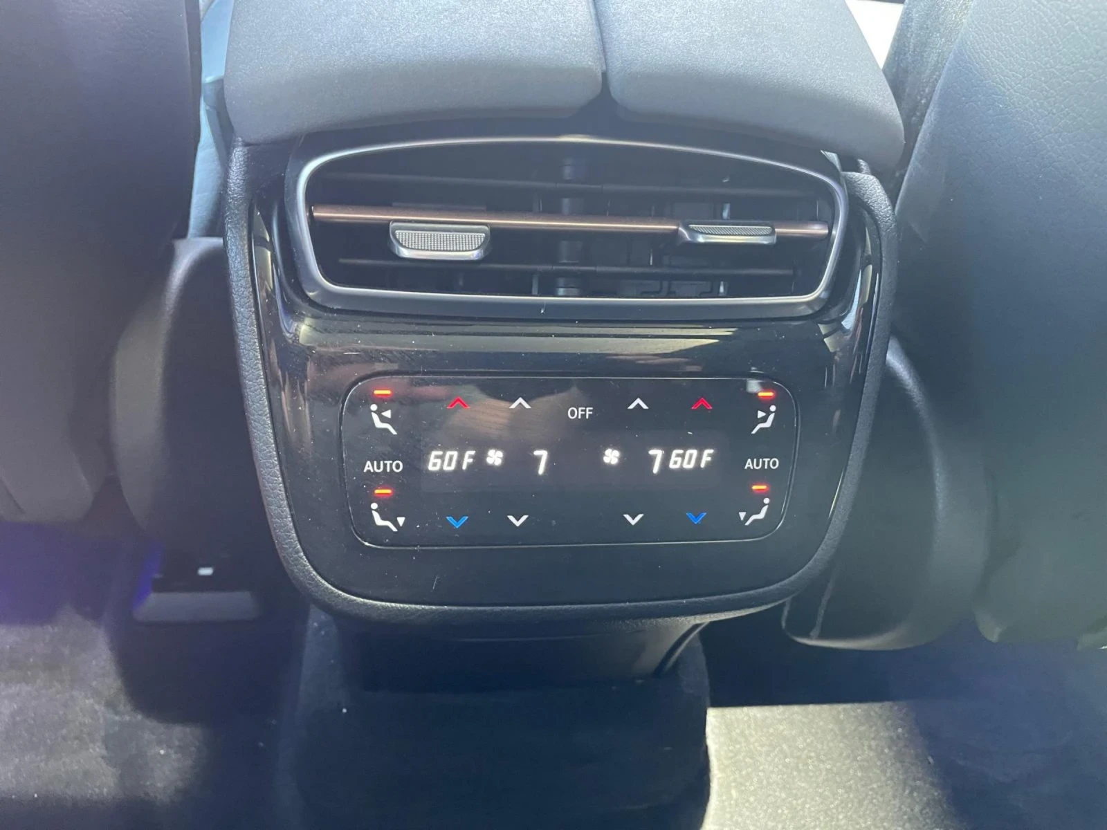 Mercedes-Benz EQS SUV 450+ | PREMIUM LUXURY | FULL MAX 790 км ПРОБЕГ, снимка 15 - Автомобили и джипове - 55149310