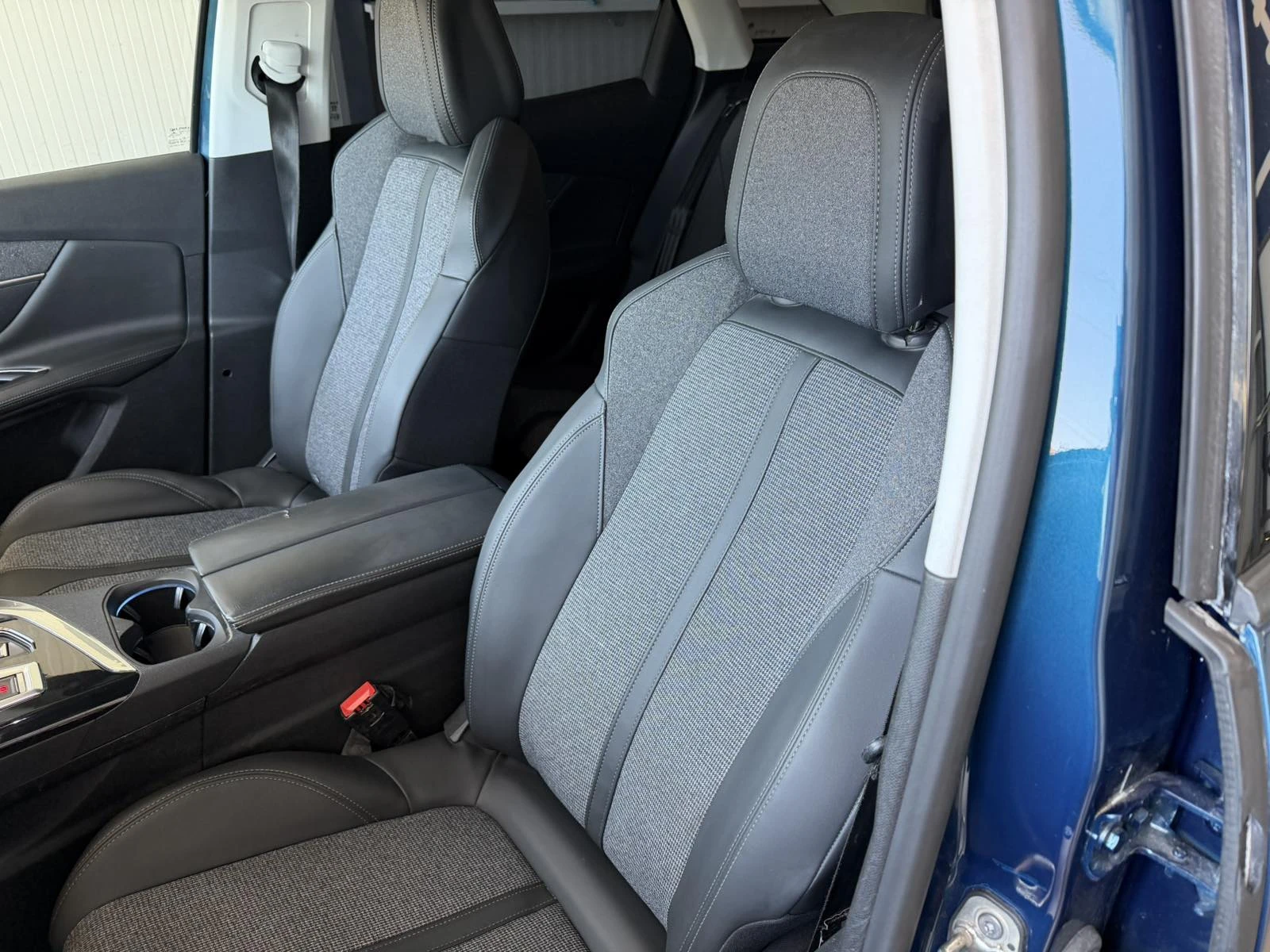 Peugeot 3008 1.6  Hybrid, снимка 8 - Автомобили и джипове - 55391617