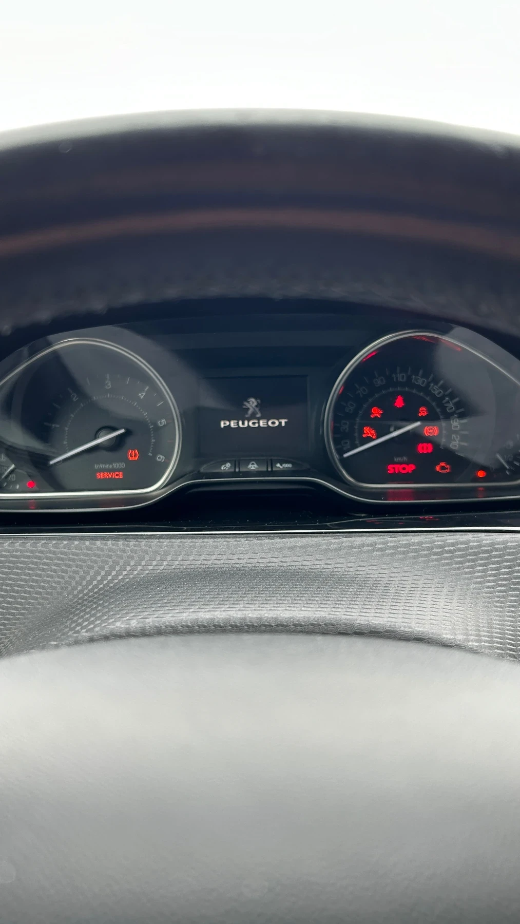 Peugeot 2008 1.6HDI, снимка 8 - Автомобили и джипове - 55515409
