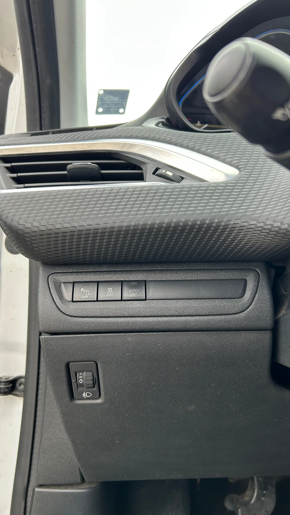 Peugeot 2008 1.6HDI, снимка 12 - Автомобили и джипове - 55515409