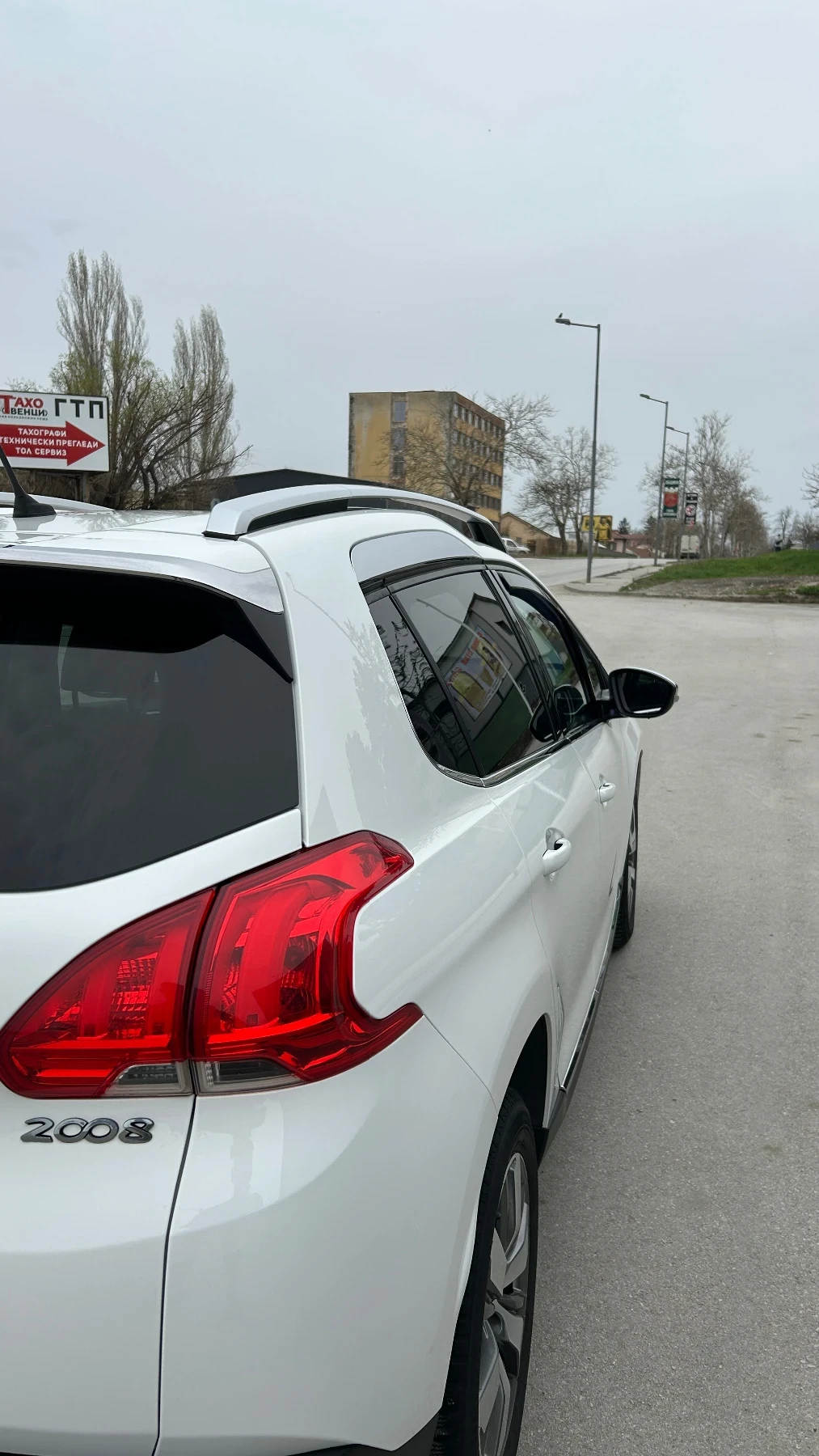 Peugeot 2008 1.6HDI, снимка 4 - Автомобили и джипове - 55515409