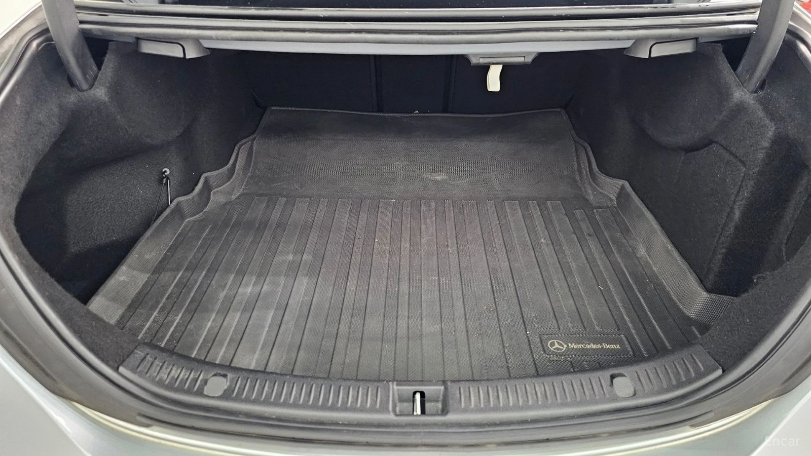 Mercedes-Benz E 220 d* 4MATIC* AMG-LINE* DISTRONIC* 360CAM* BURMESTER*, снимка 16 - Автомобили и джипове - 55642593