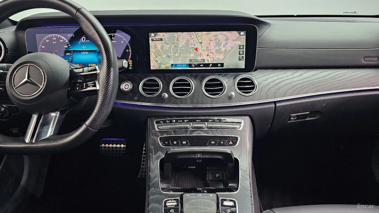 Mercedes-Benz E 220 d* 4MATIC* AMG-LINE* DISTRONIC* 360CAM* BURMESTER*, снимка 8 - Автомобили и джипове - 55642593