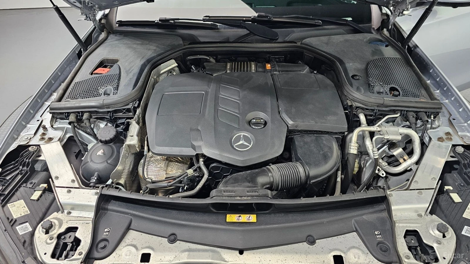 Mercedes-Benz E 220 d* 4MATIC* AMG-LINE* DISTRONIC* 360CAM* BURMESTER*, снимка 17 - Автомобили и джипове - 55642593