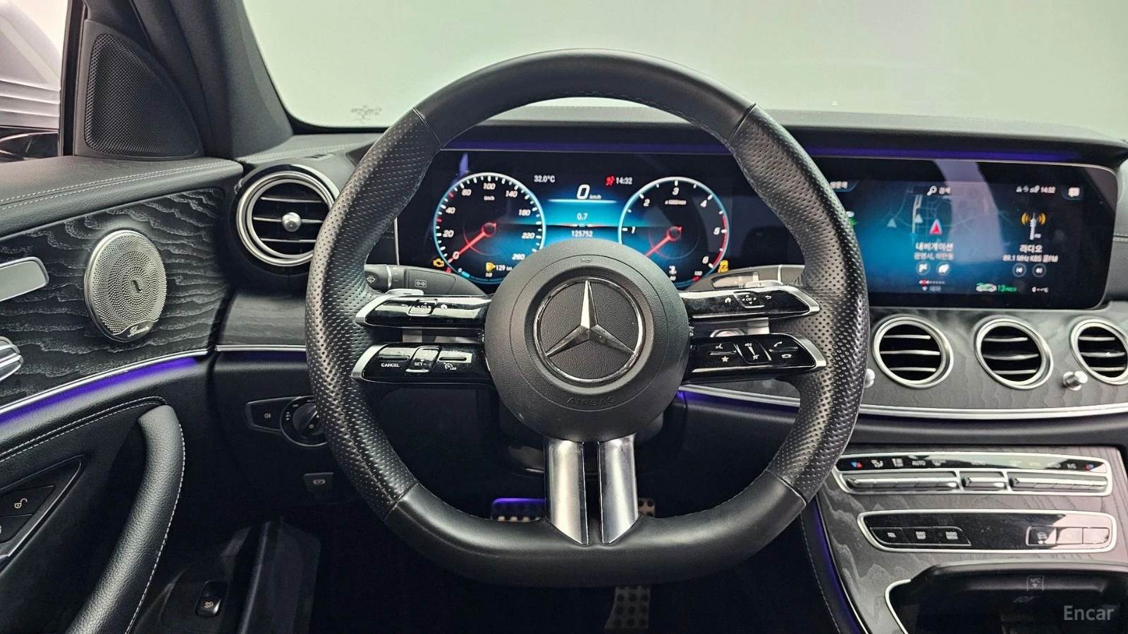 Mercedes-Benz E 220 d* 4MATIC* AMG-LINE* DISTRONIC* 360CAM* BURMESTER*, снимка 7 - Автомобили и джипове - 55642593