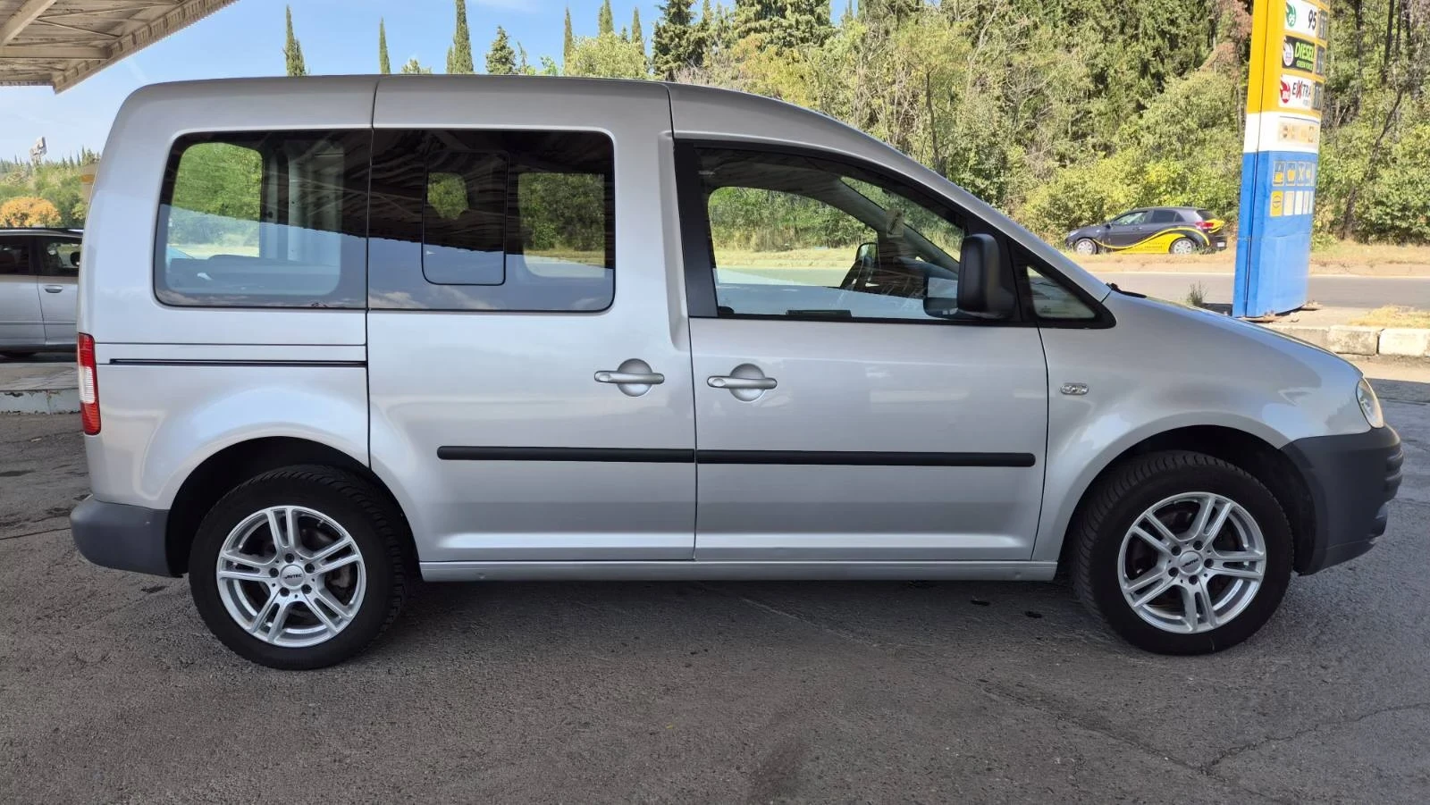 VW Caddy 1.9TDI Германия ТОП, снимка 4 - Автомобили и джипове - 55736434