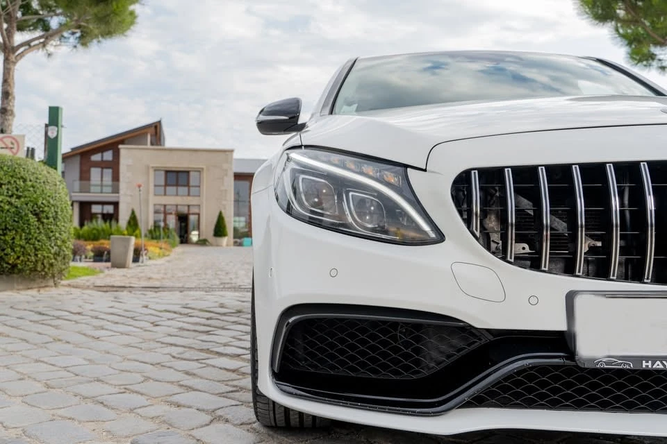 Mercedes-Benz C 220 AMG Line, снимка 10 - Автомобили и джипове - 55769291