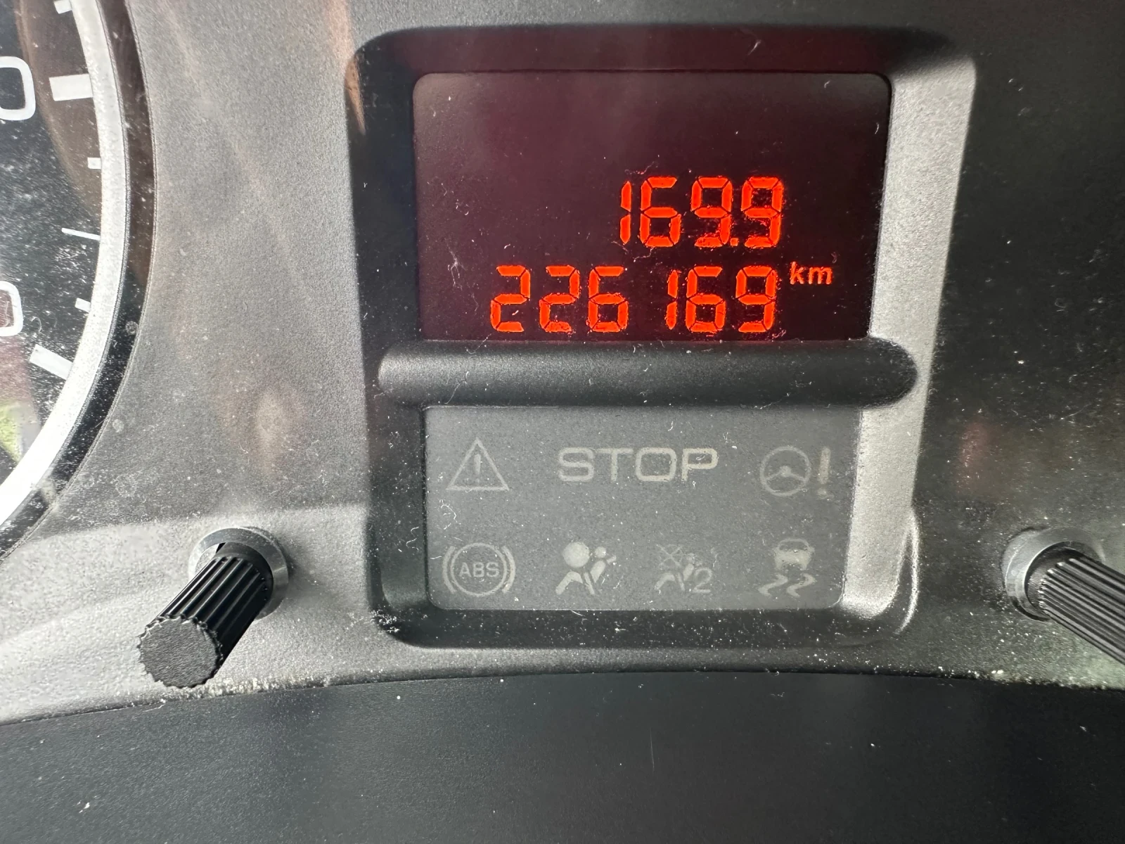 Peugeot Partner 1.6hdi, снимка 9 - Автомобили и джипове - 55789177