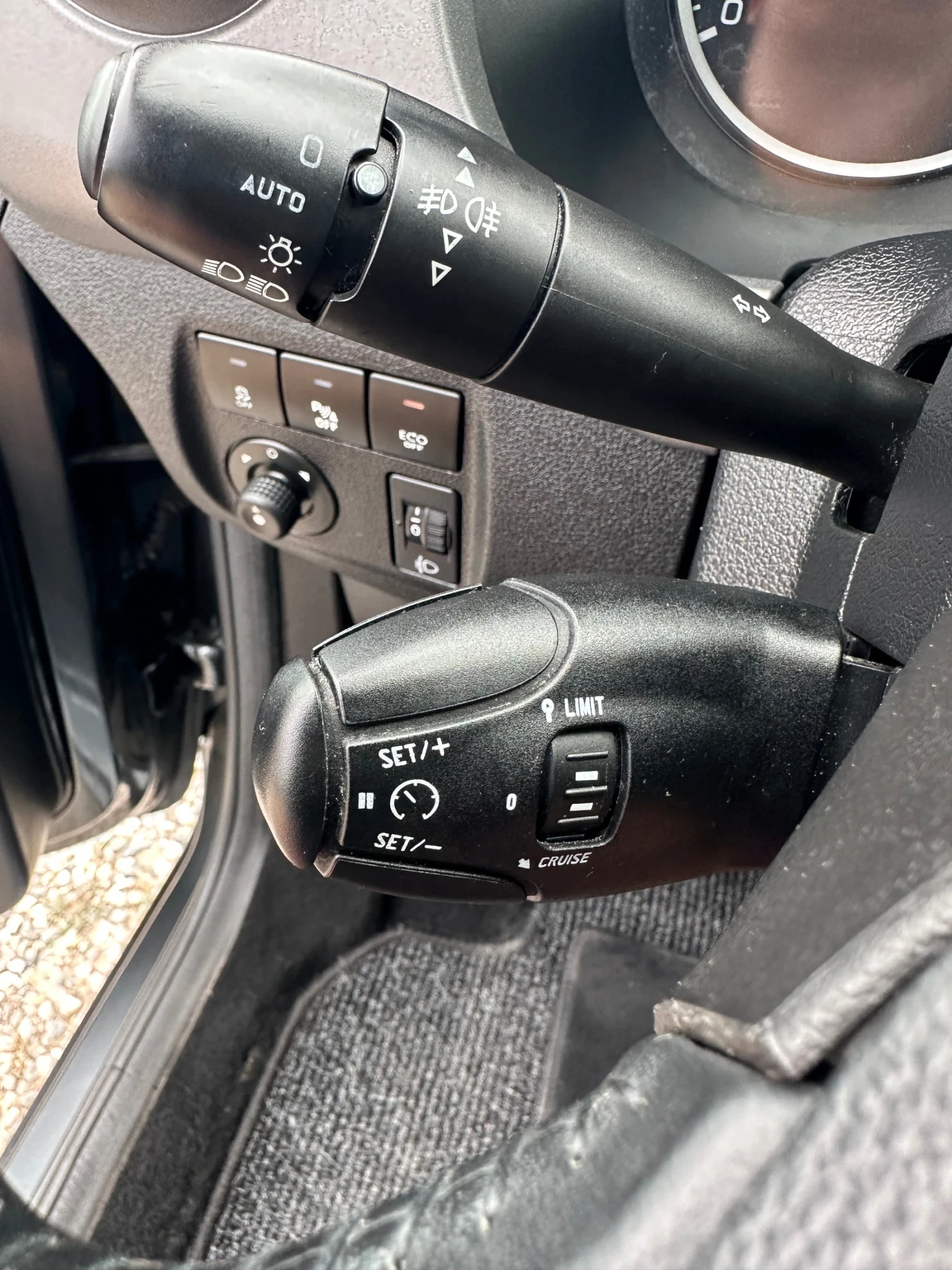Peugeot Partner 1.6hdi, снимка 11 - Автомобили и джипове - 55789177