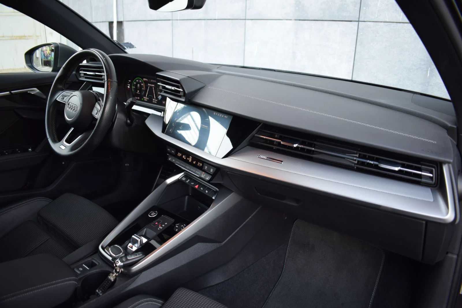 Audi A3 40 TFSIe S-line Phev , снимка 9 - Автомобили и джипове - 55937592