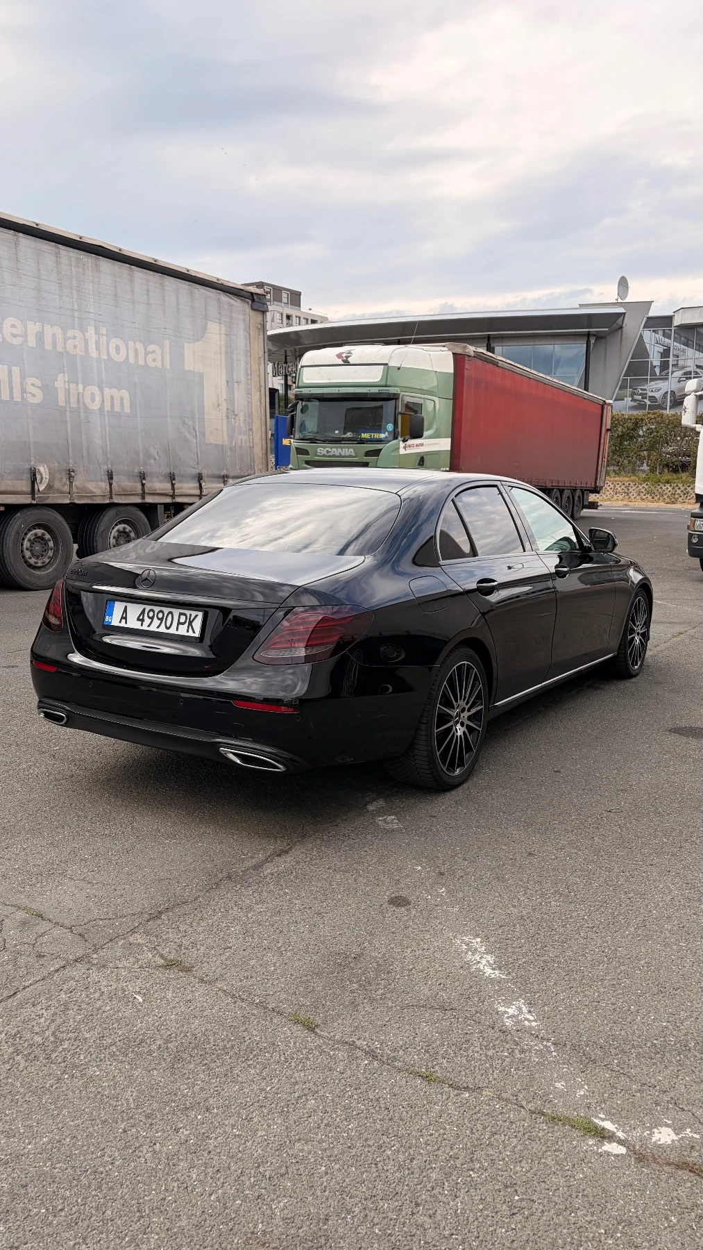 Mercedes-Benz E 220, снимка 5 - Автомобили и джипове - 56340852