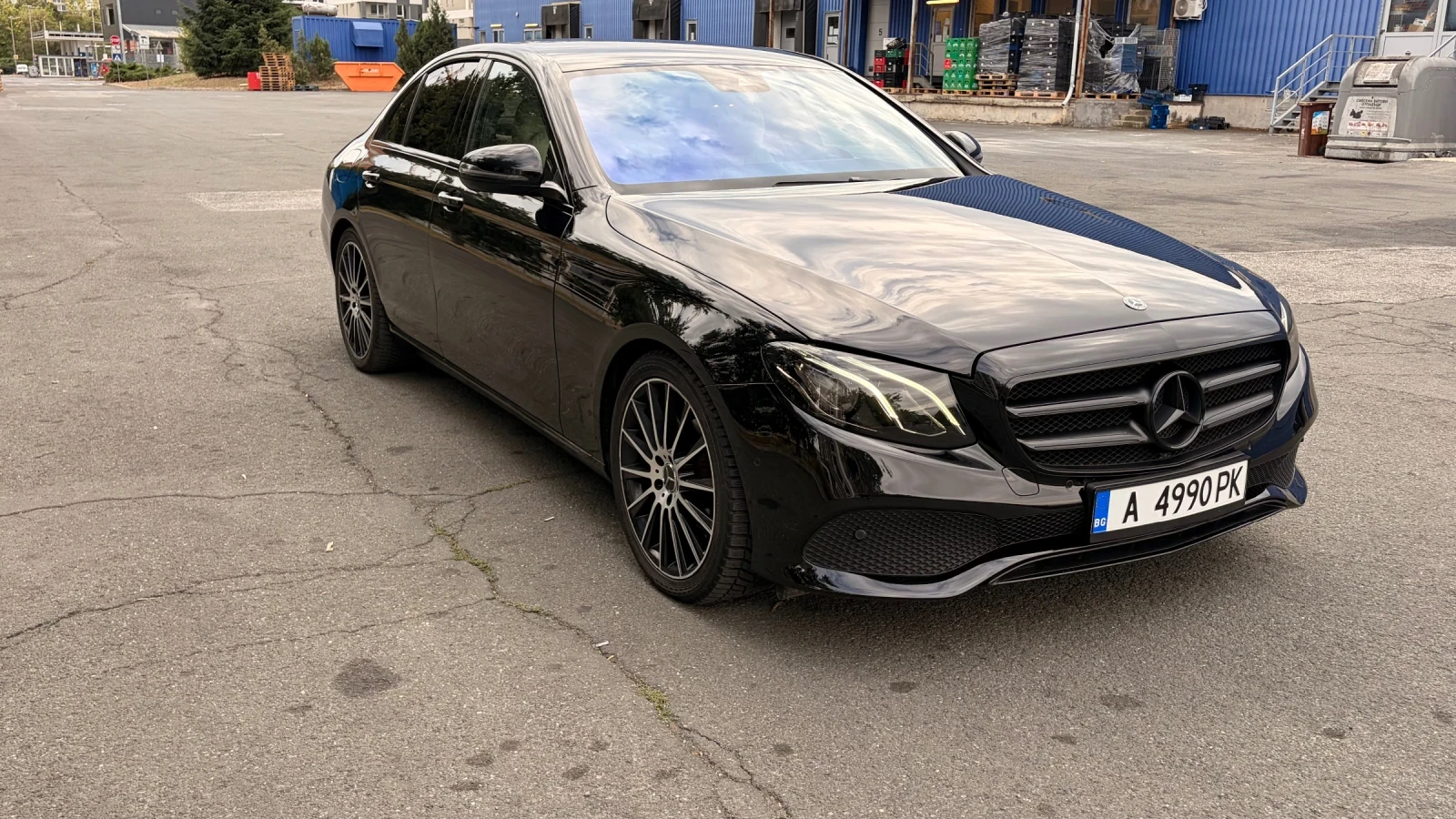 Mercedes-Benz E 220, снимка 3 - Автомобили и джипове - 56340852