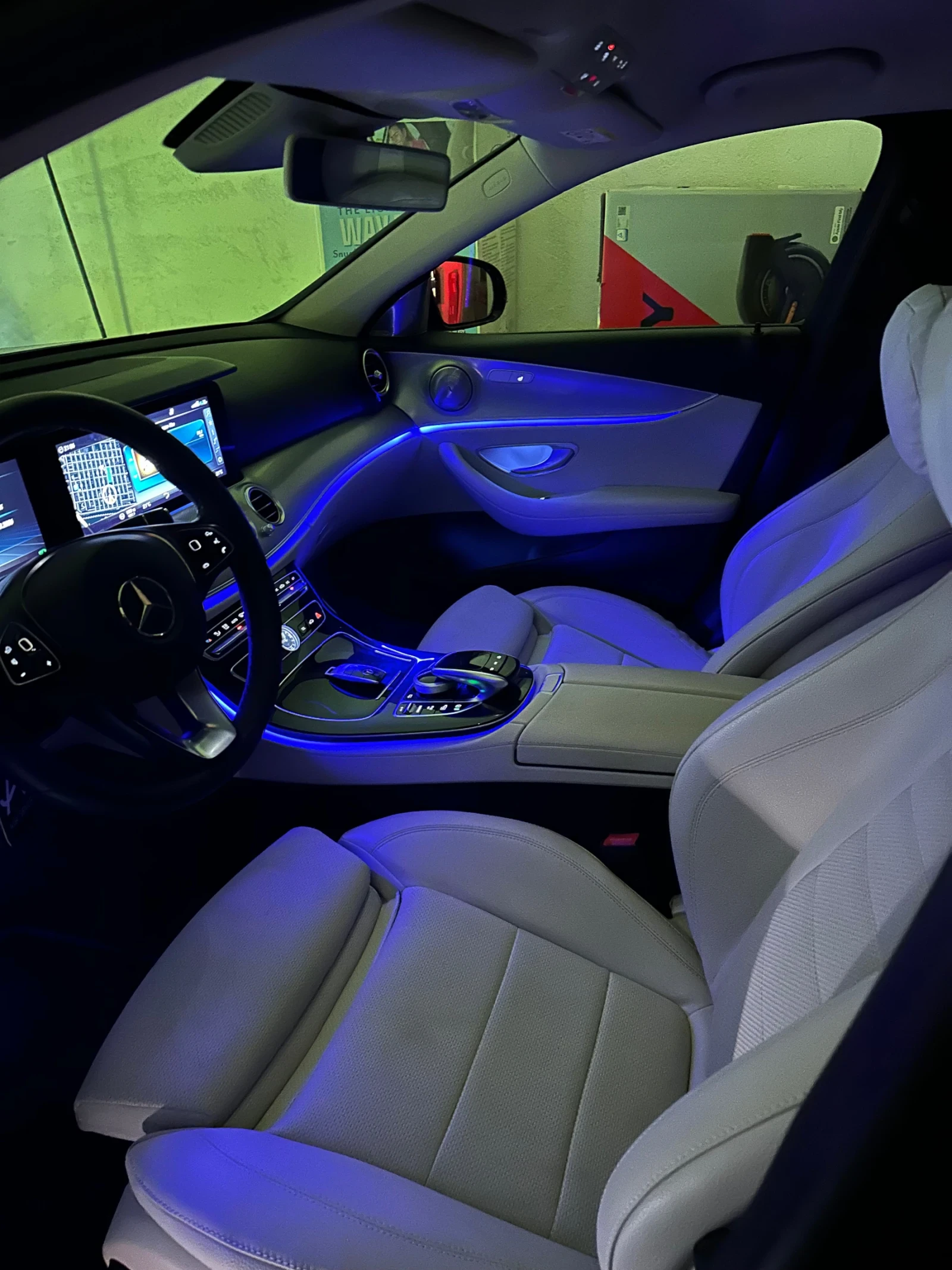 Mercedes-Benz E 220, снимка 7 - Автомобили и джипове - 56571786