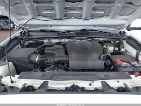 Toyota Tacoma  TRD SPORT /CARFAX/4x4 /КЛИП, снимка 13