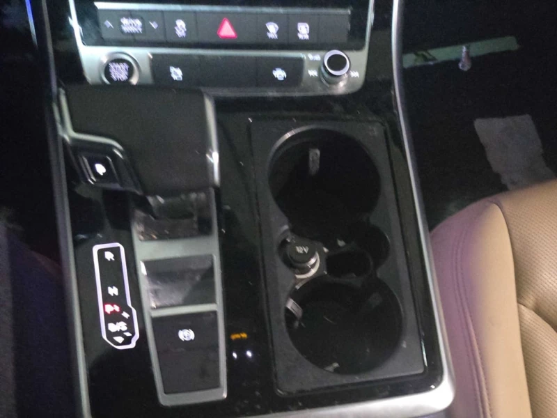 Audi Q7 * Progressiv * CARFAX * БЕЗ ПЪРВОНАЧАЛНА ВНОСКА, снимка 9 - Автомобили и джипове - 52772241