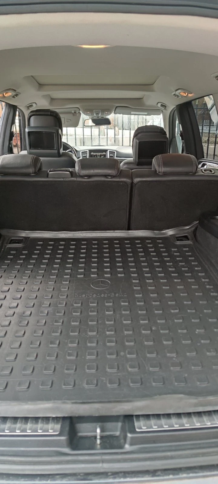 Mercedes-Benz GL 550 7 местен - високо ниво на обурудване - AMG пакет, снимка 12 - Автомобили и джипове - 53433966