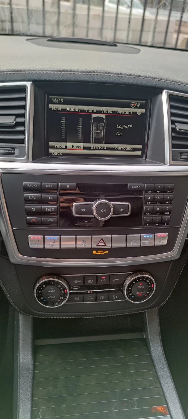 Mercedes-Benz GL 550 7 местен - високо ниво на обурудване - AMG пакет, снимка 6 - Автомобили и джипове - 53433966