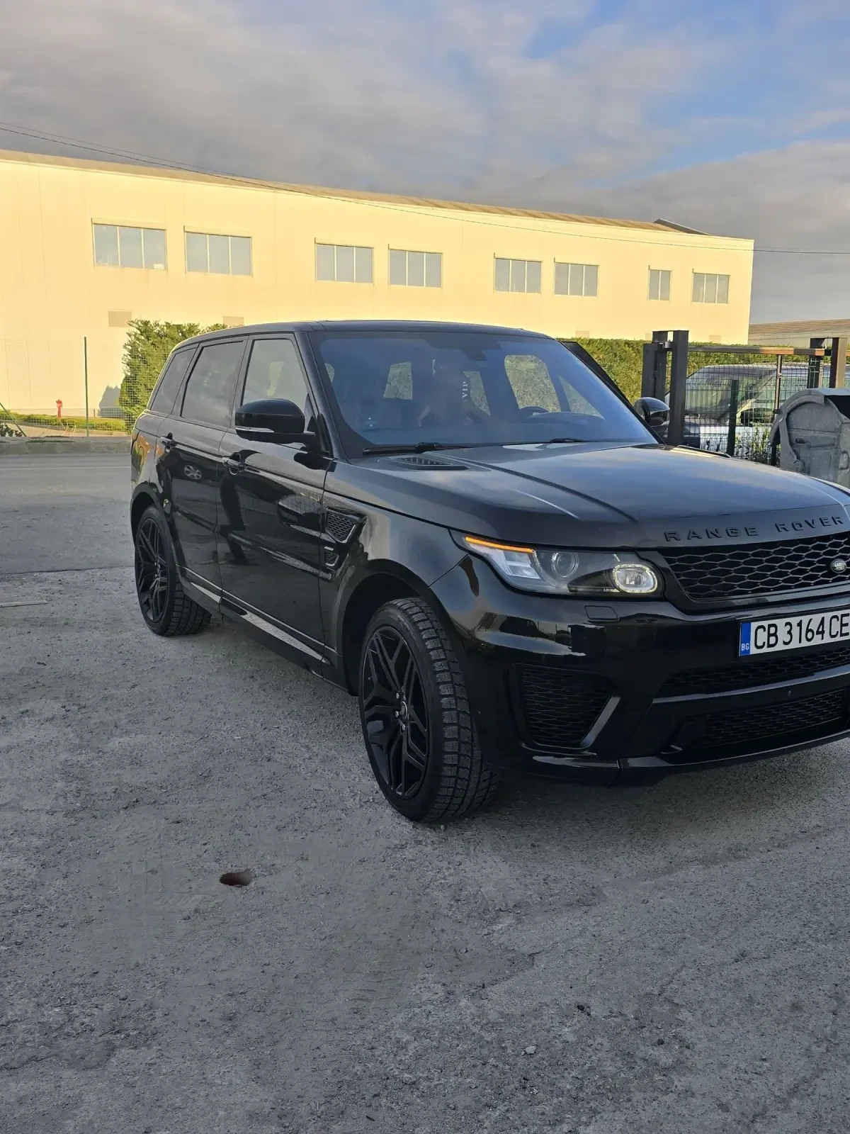 Land Rover Range Rover Sport Range Rover Sport SVR 5.0 V8 Supercharged - изображение 3