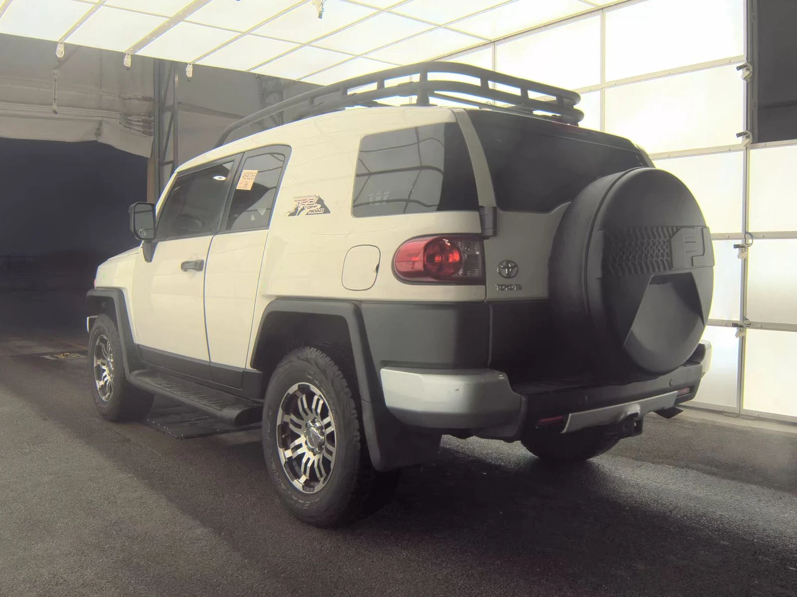 Toyota Fj cruiser 2010 Toyota FJ Cruiser wRear Doors - изображение 6