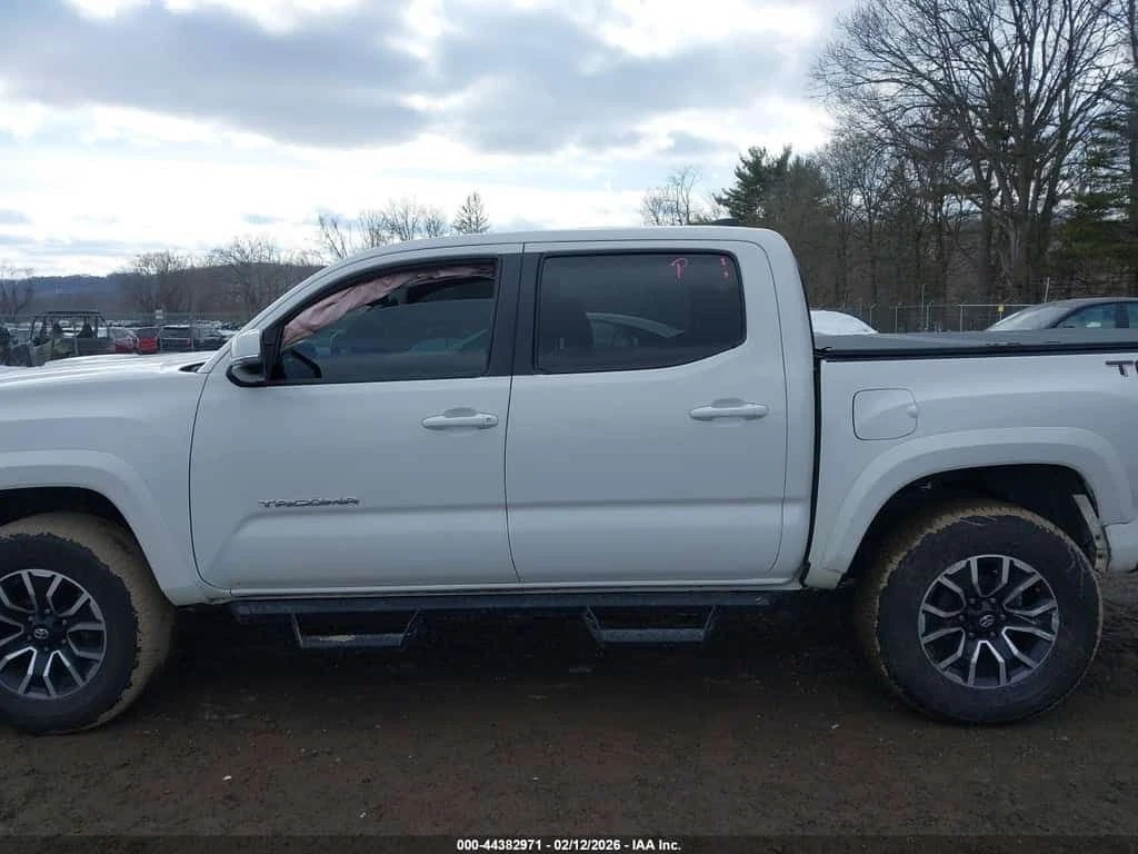 Toyota Tacoma  TRD SPORT /CARFAX/4x4 /КЛИП, снимка 5 - Автомобили и джипове - 53767681